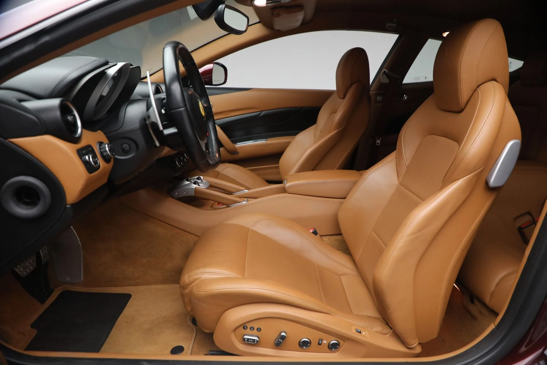 mph014_4152634353_Used_2012_Ferrari_FF_1765920429_26ca953694