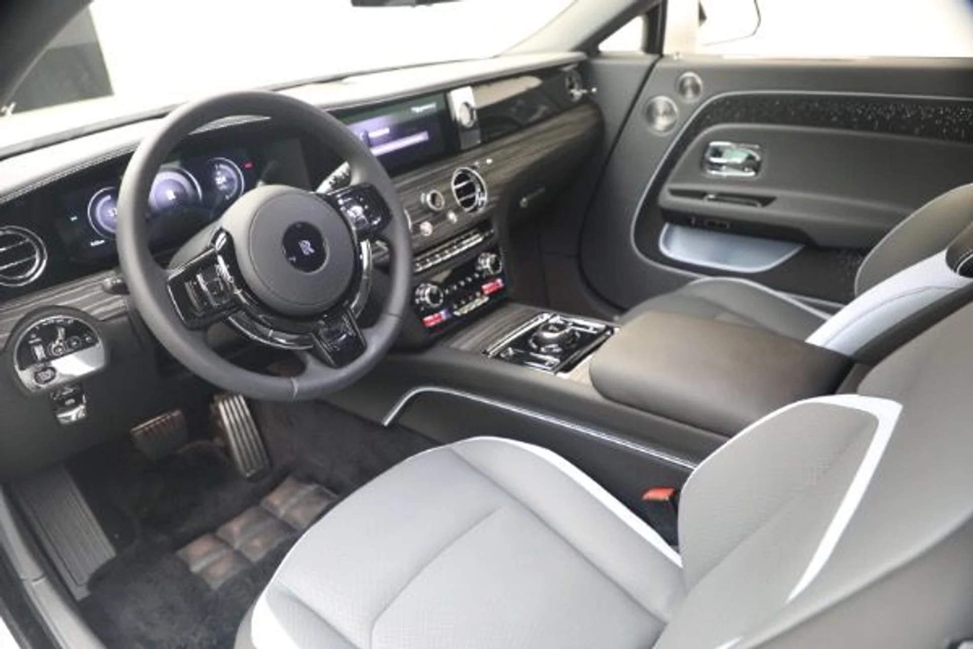 mph014_4168420202_Used_2026_Rolls_Royce_Spectre_4c4c7b172e