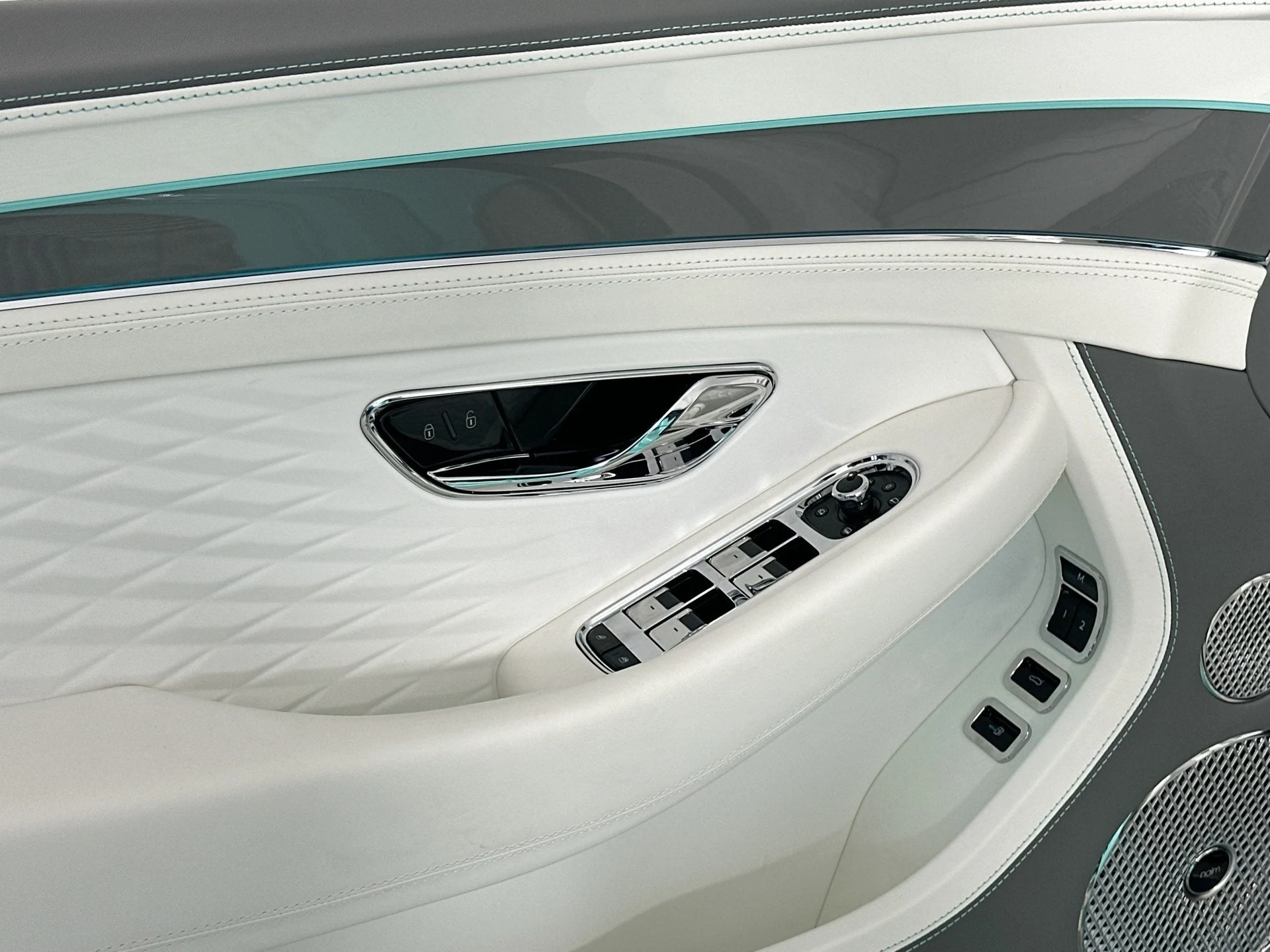 mph014_4174785265_15_491793afa6