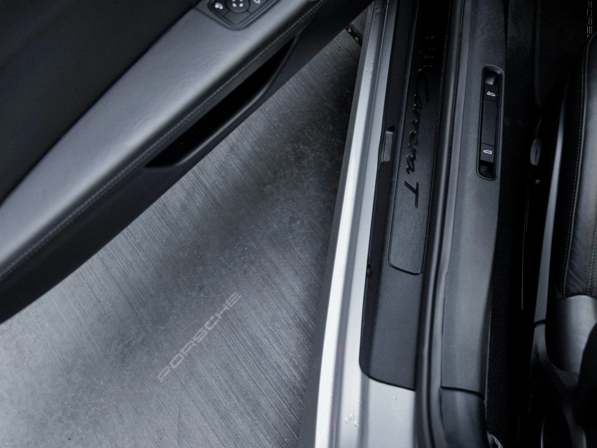 mph014_4181877636_15_a422654437