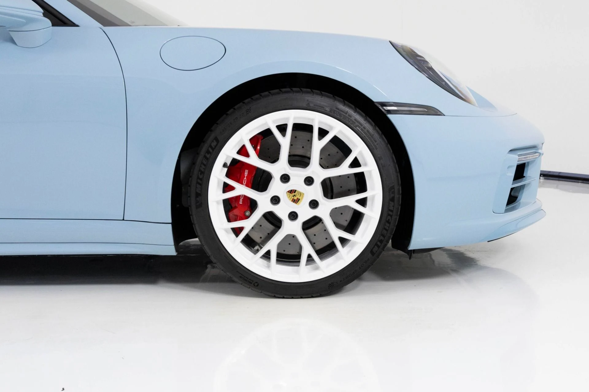 mph014_4186740426_Used_2023_Porsche_911_Targa_4_GTS_1762298424_5306a3cd99