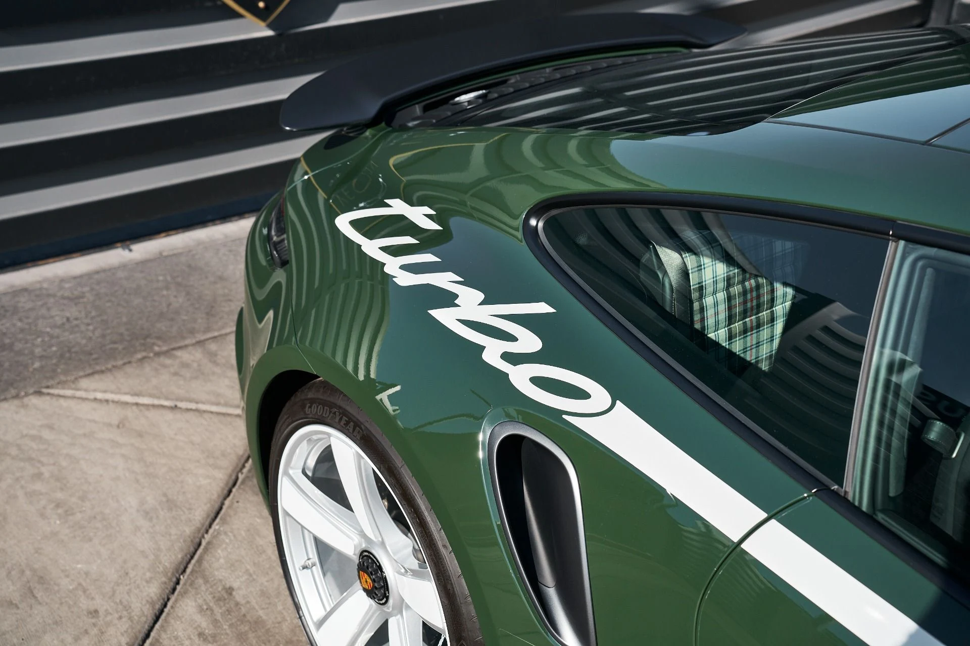 mph014_4188365465_Used_2025_Porsche_911_Turbo_S_1763075493_4b136e003a