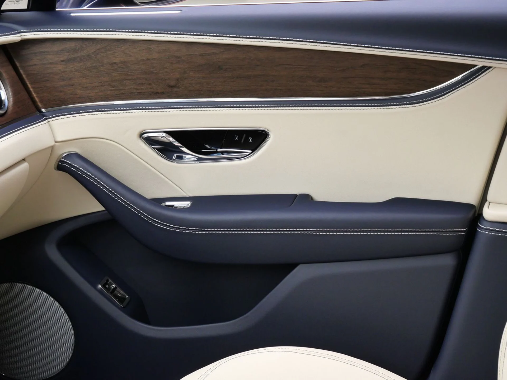 mph014_4189759645_764daba452c31ae644fddff88b51ef38x_4ccd05798a