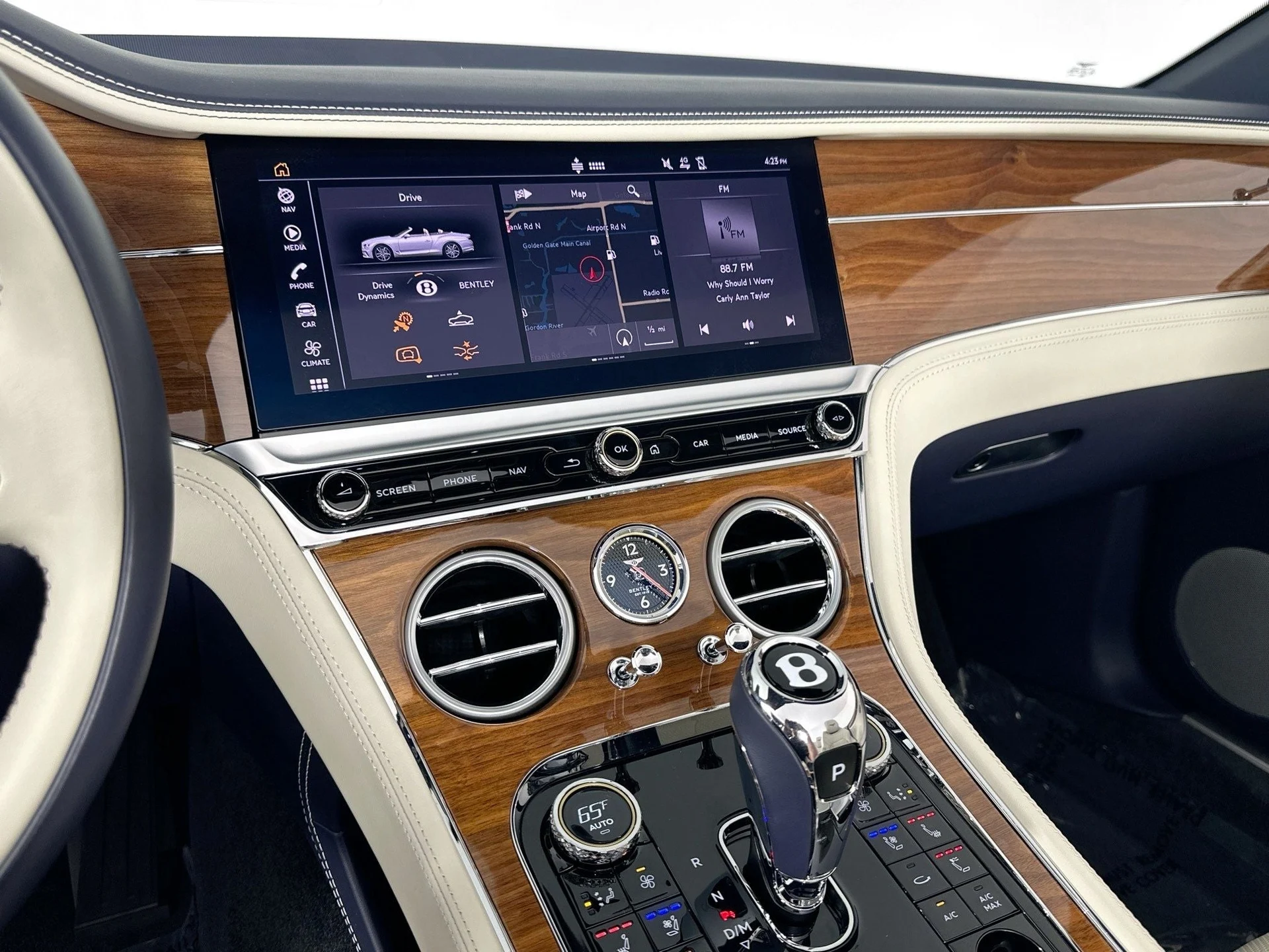 mph014_4195189541_15_a5daf9c205