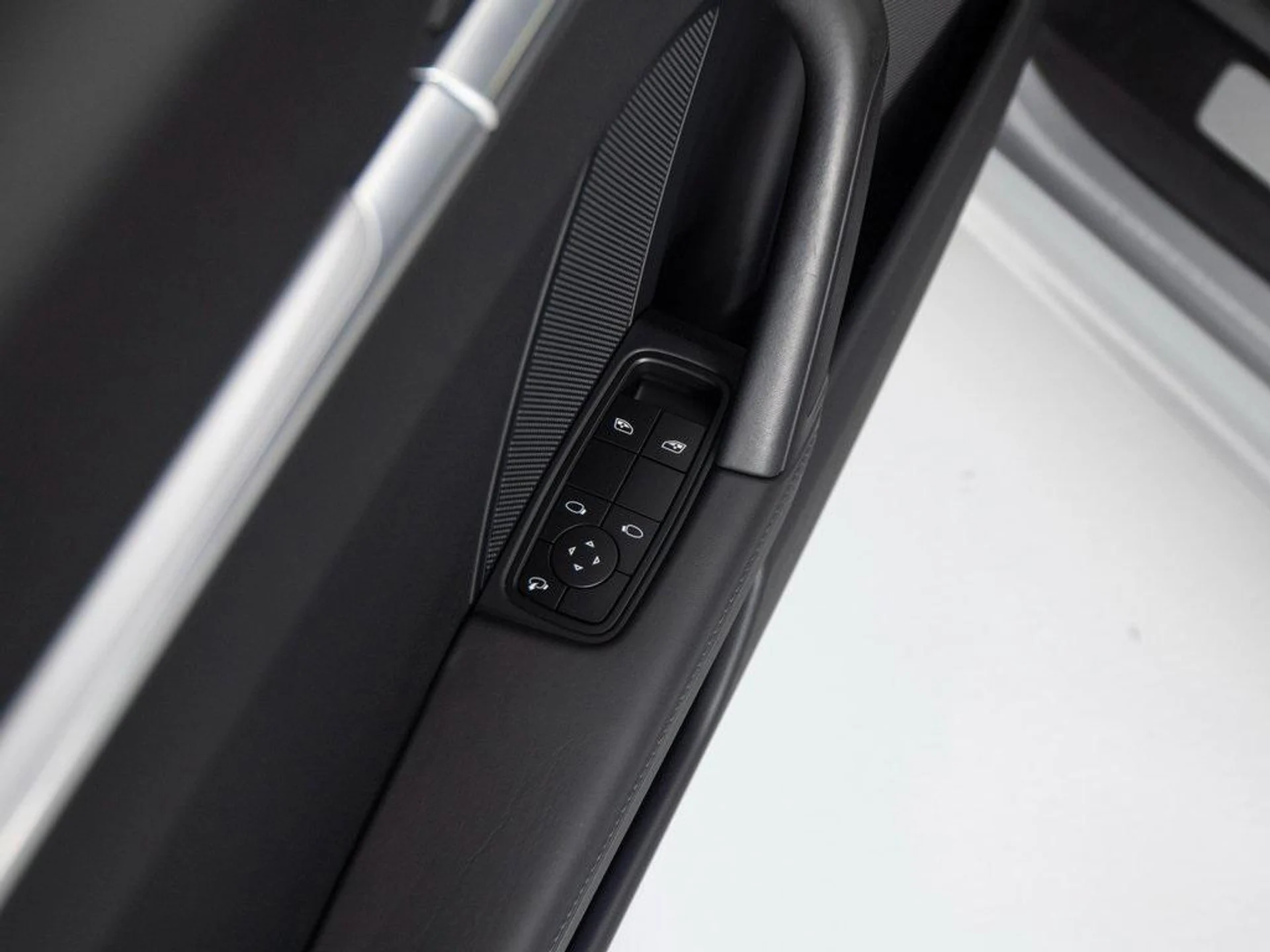 mph014_4199323227_s_E3_Lkg_Bnv_O2xe_E4_fkw49o_Ypxy_A_68a670e7b1