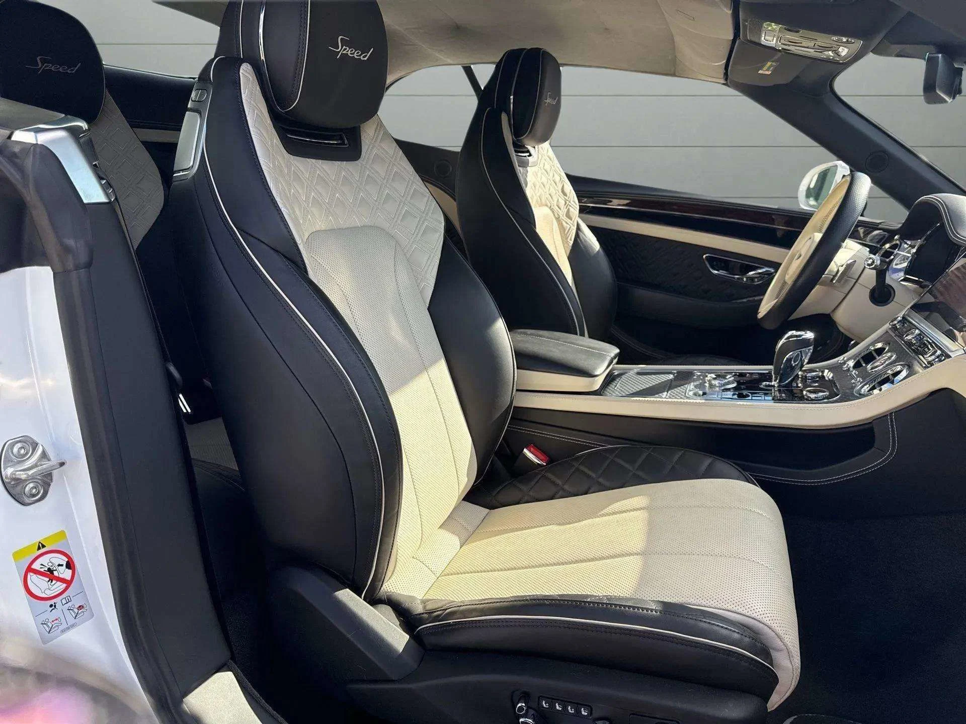 mph014_4205082688_08513b49ddb349c4bfdfac039cf4b2a4_6160932b1a