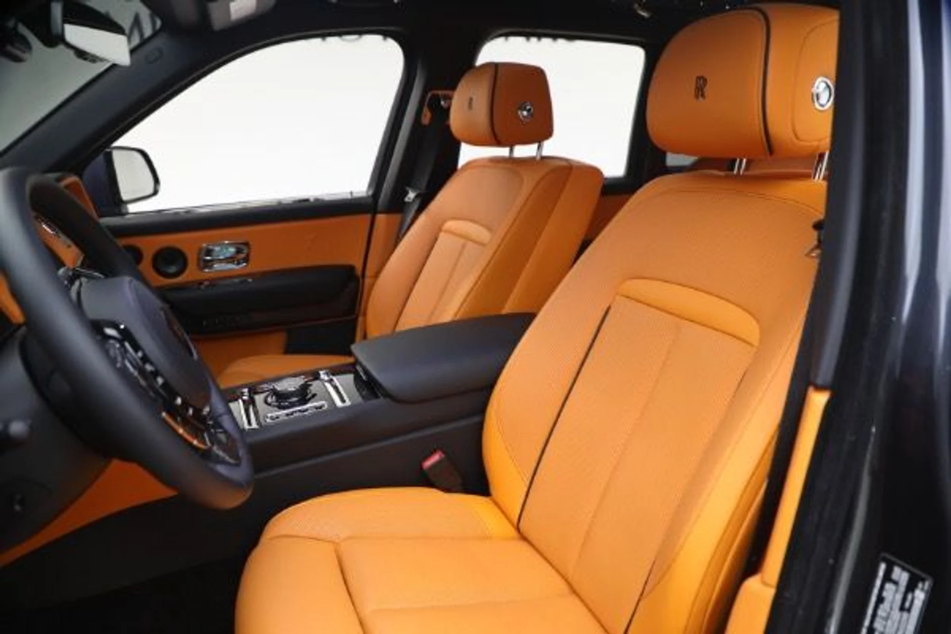 mph014_4207682015_Used_2024_Rolls_Royce_Black_Badge_Cullinan_fe3e49e7ff