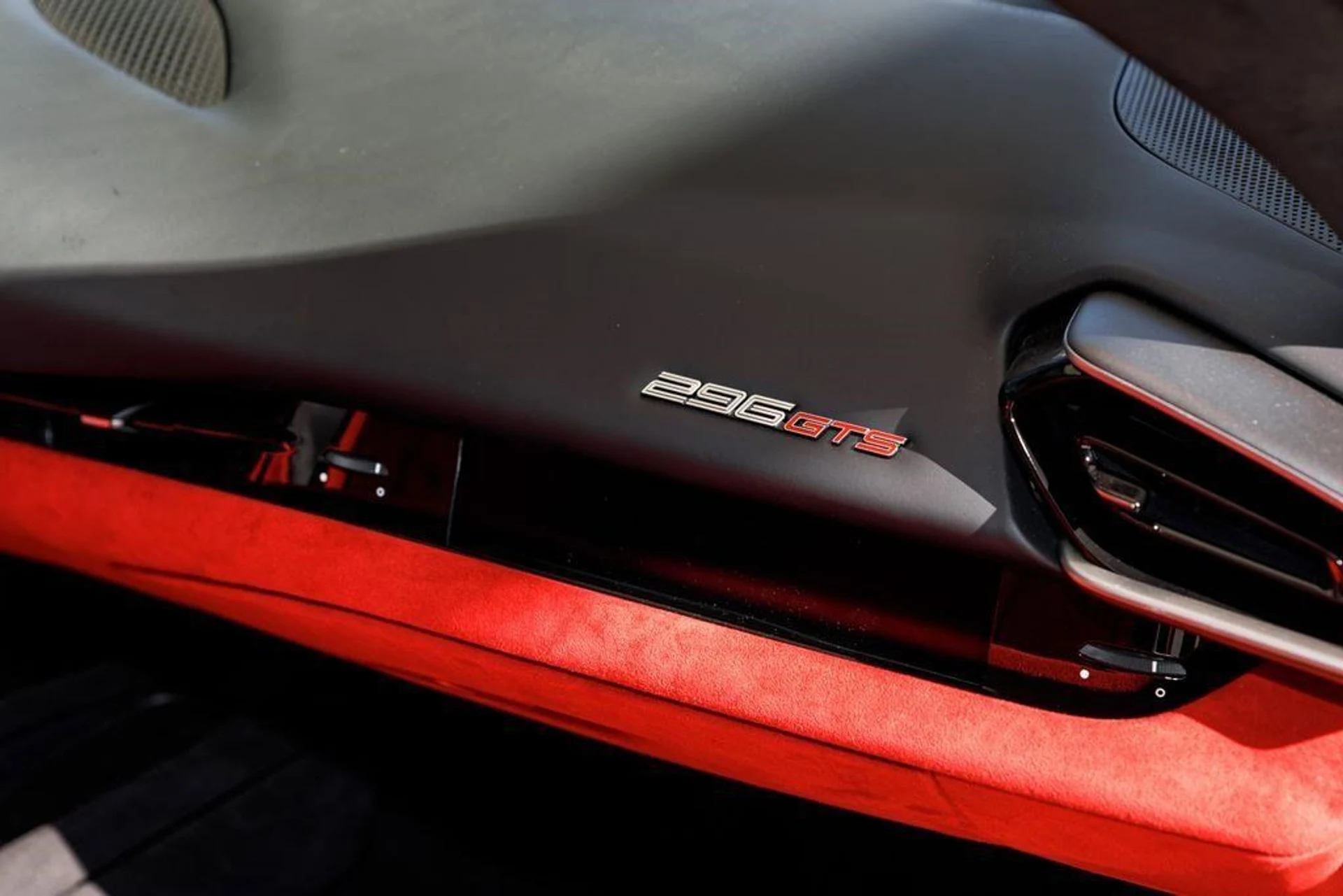 mph014_421507376_71503910f3b8470a2fb2e8294fc5f79f_3af4b72f89