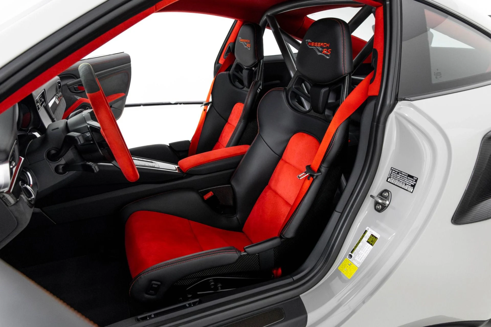 mph014_421598485_Used_2018_Porsche_911_GT_2_RS_1762984467_7ec39d653b