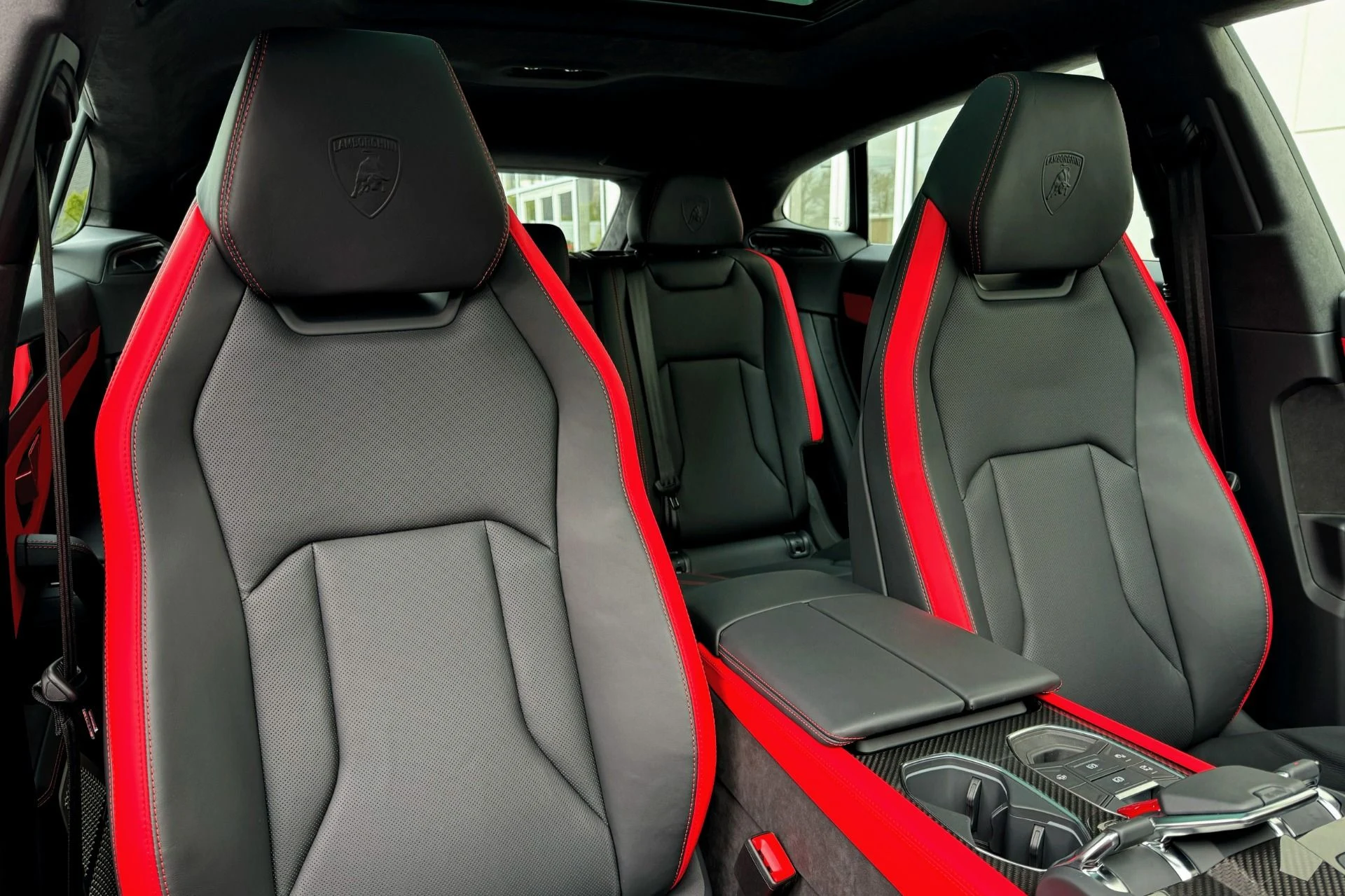 mph014_4219243963_Used_2025_Lamborghini_Urus_SE_1744358436_aa9c87cbe3