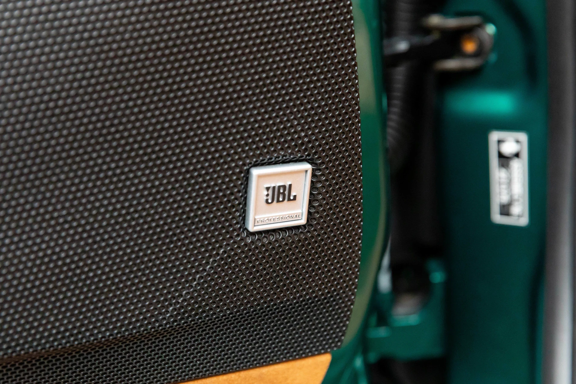 mph014_4223525662_a7e3189b28e54143989a87da2200dd48_380c235de9