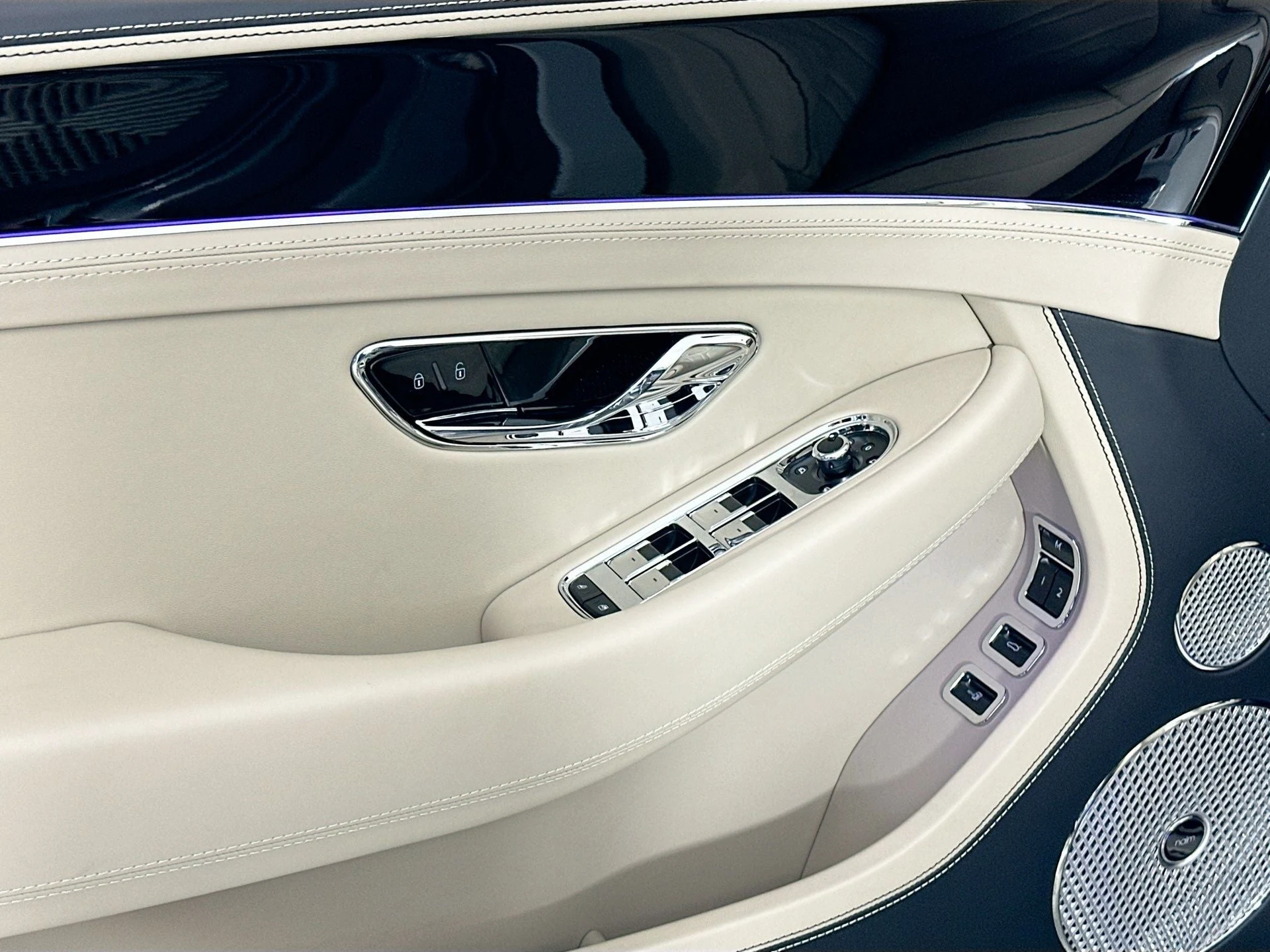 mph014_4228834822_15_2cc7437cff