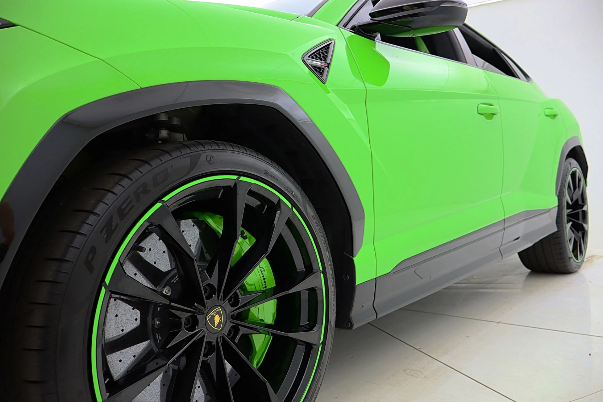 mph014_4229119574_Used_2021_Lamborghini_Urus_SELEZIONE_PRE_OWNED_CERTIFIED_PEARL_CAPSULE_0d474ef59b