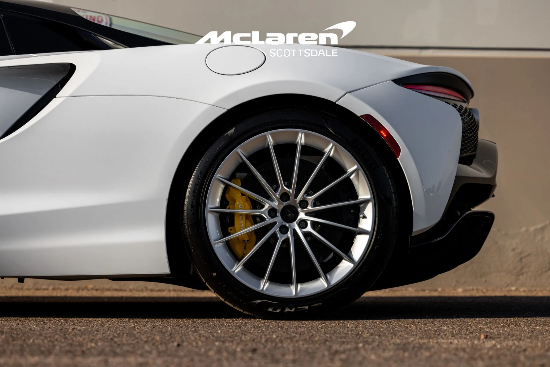 mph014_4231323489_Used_2025_MCLAREN_ARTURA_1728156341_86d7affab4