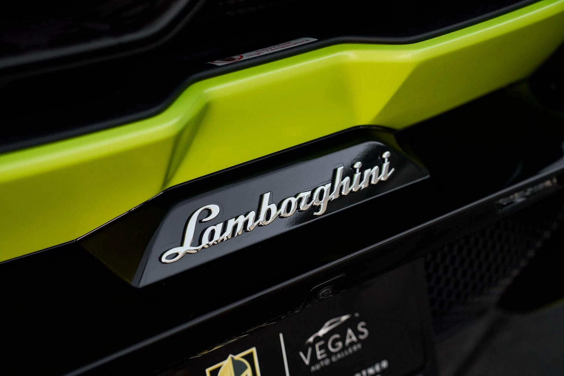 mph014_4233469292_Used_2024_Lamborghini_Revuelto_1763604700_c8cc1dc0d4