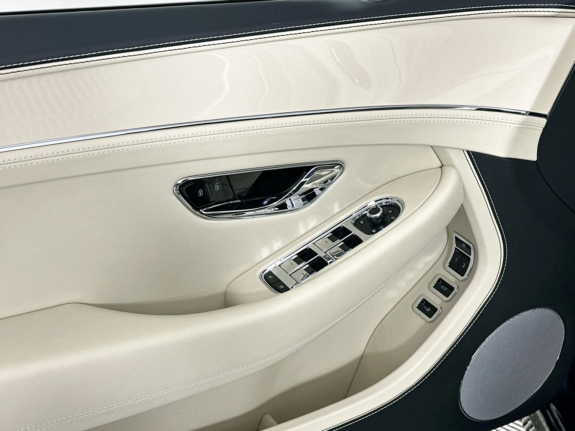 mph014_4233820368_15_19644a8f67