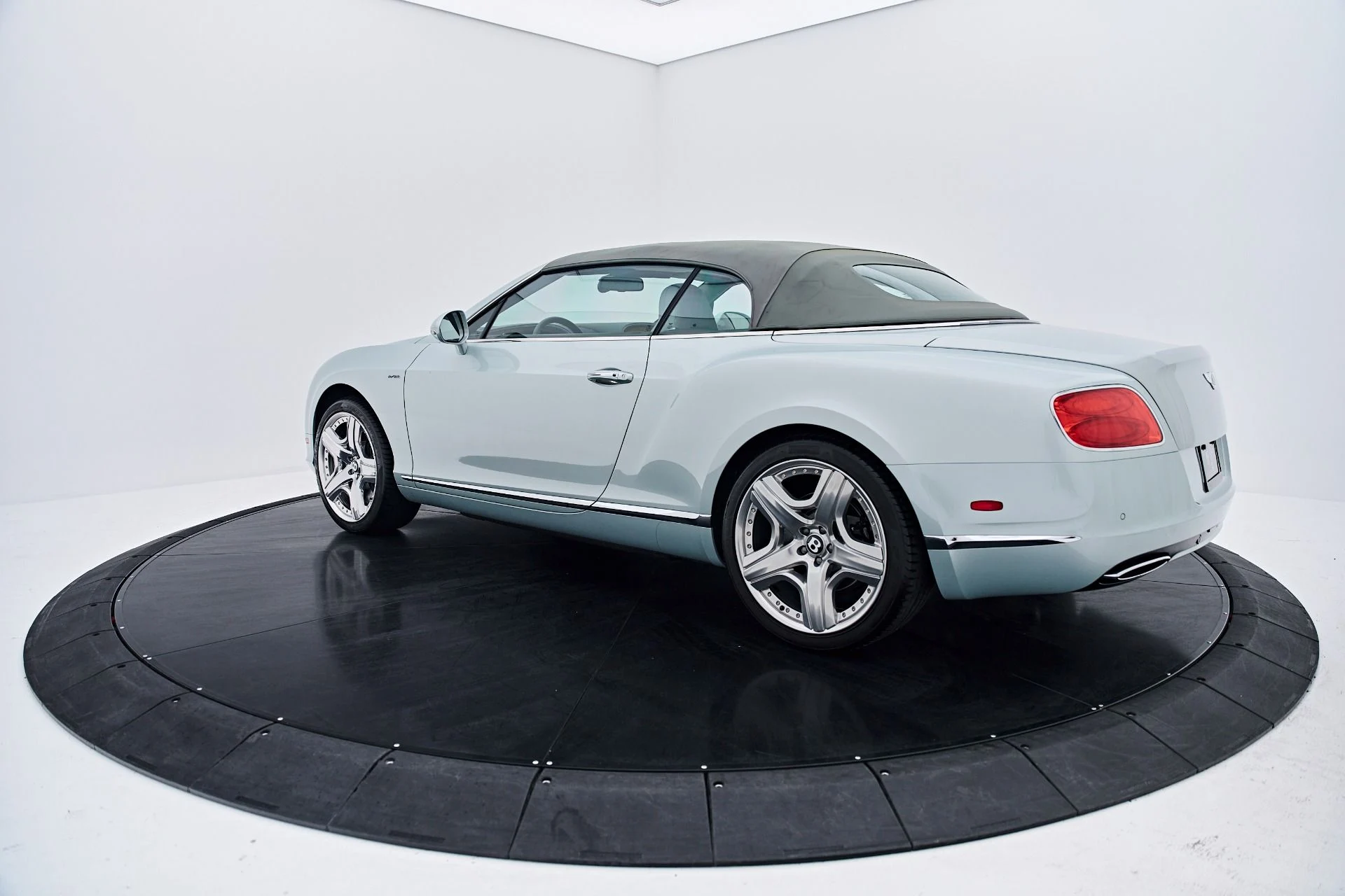 mph014_4238654435_Used_2014_Bentley_Continental_GTC_Base_1786670622_d51fcbe880