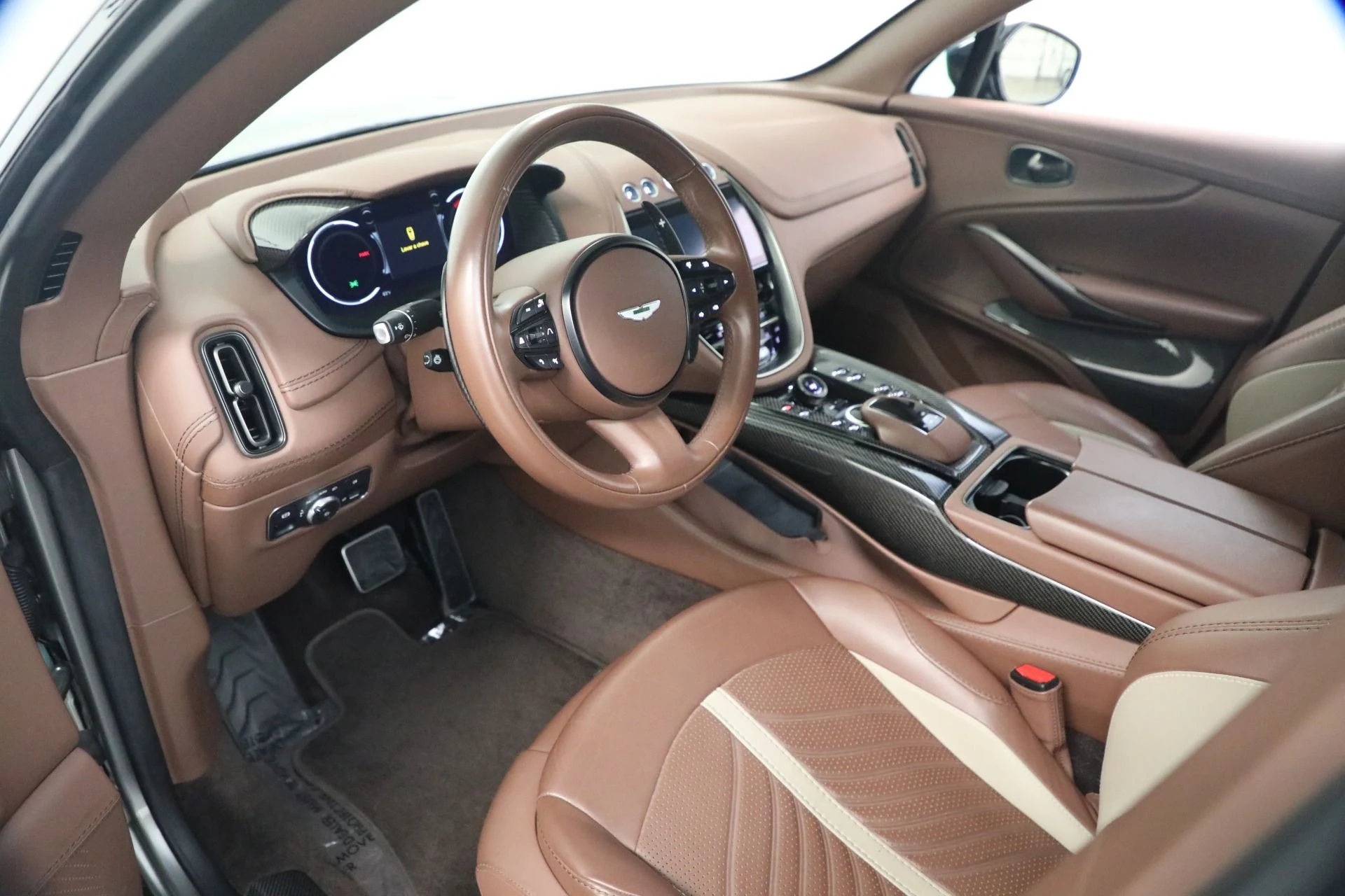 mph014_4244436392_Used_2023_Aston_Martin_DBX_707_1773406329_34193dfa8f