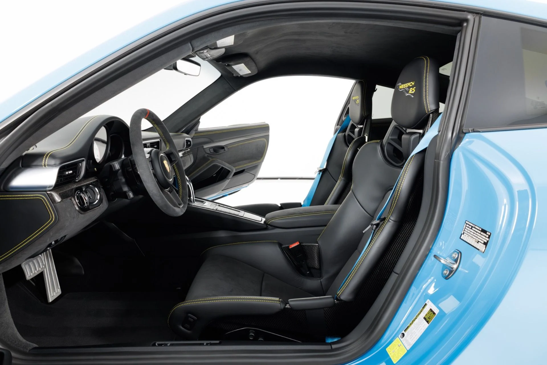 mph014_424564964_Used_2018_Porsche_911_GT_2_RS_1783631648_f91041e886