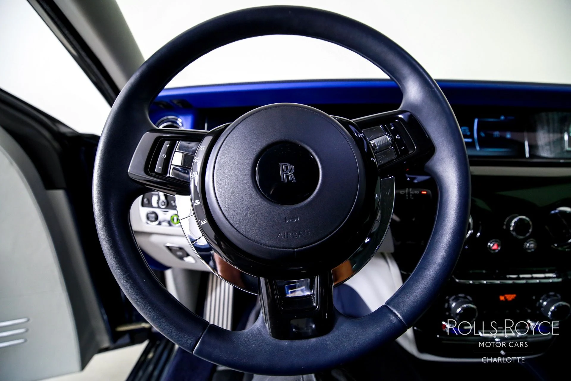 mph014_4252171271_Used_2019_Rolls_Royce_Phantom_1757714509_bca0f2364f