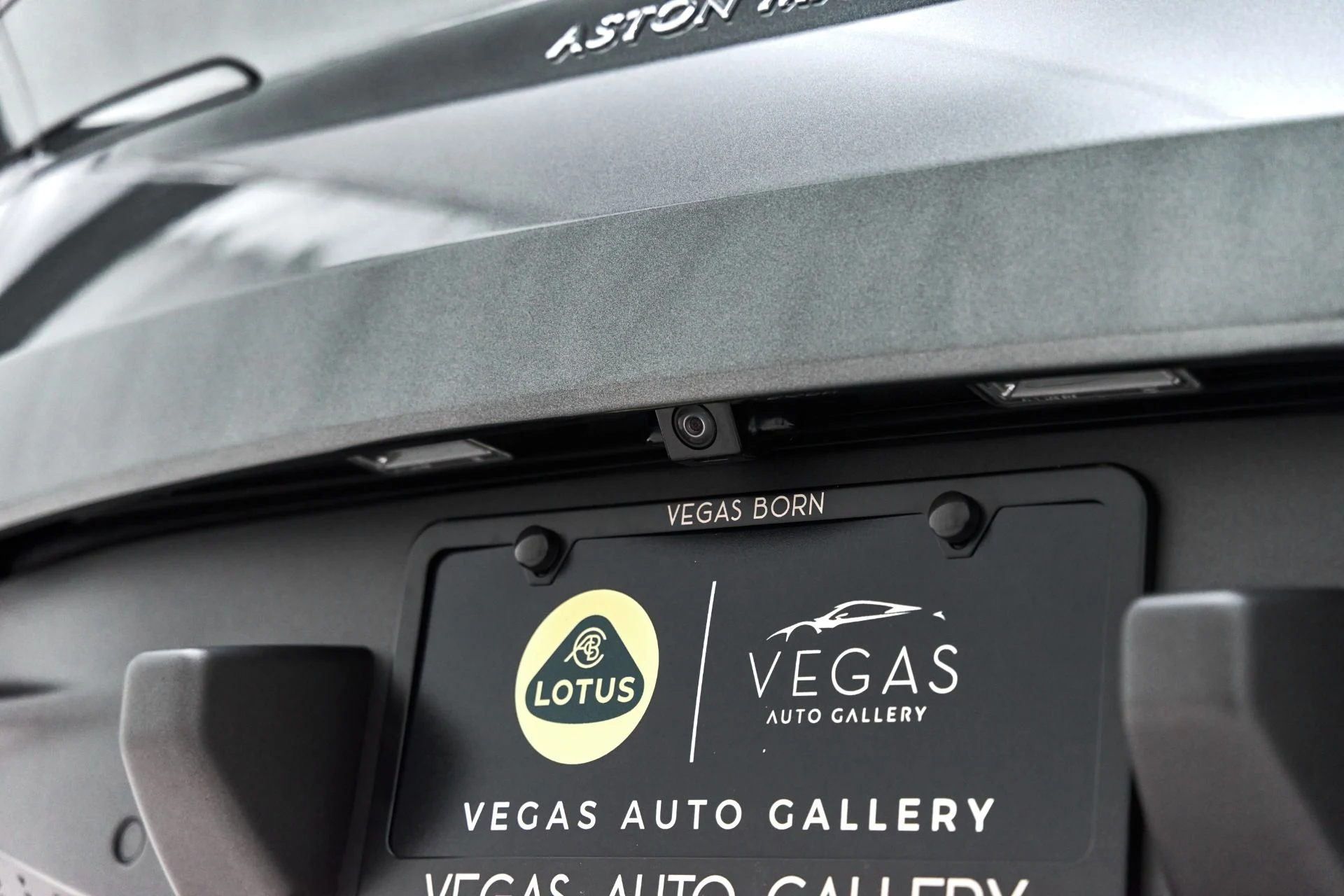 mph014_4262854632_Used_2019_Aston_Martin_DB_11_Base_1627672022_755f3ad000