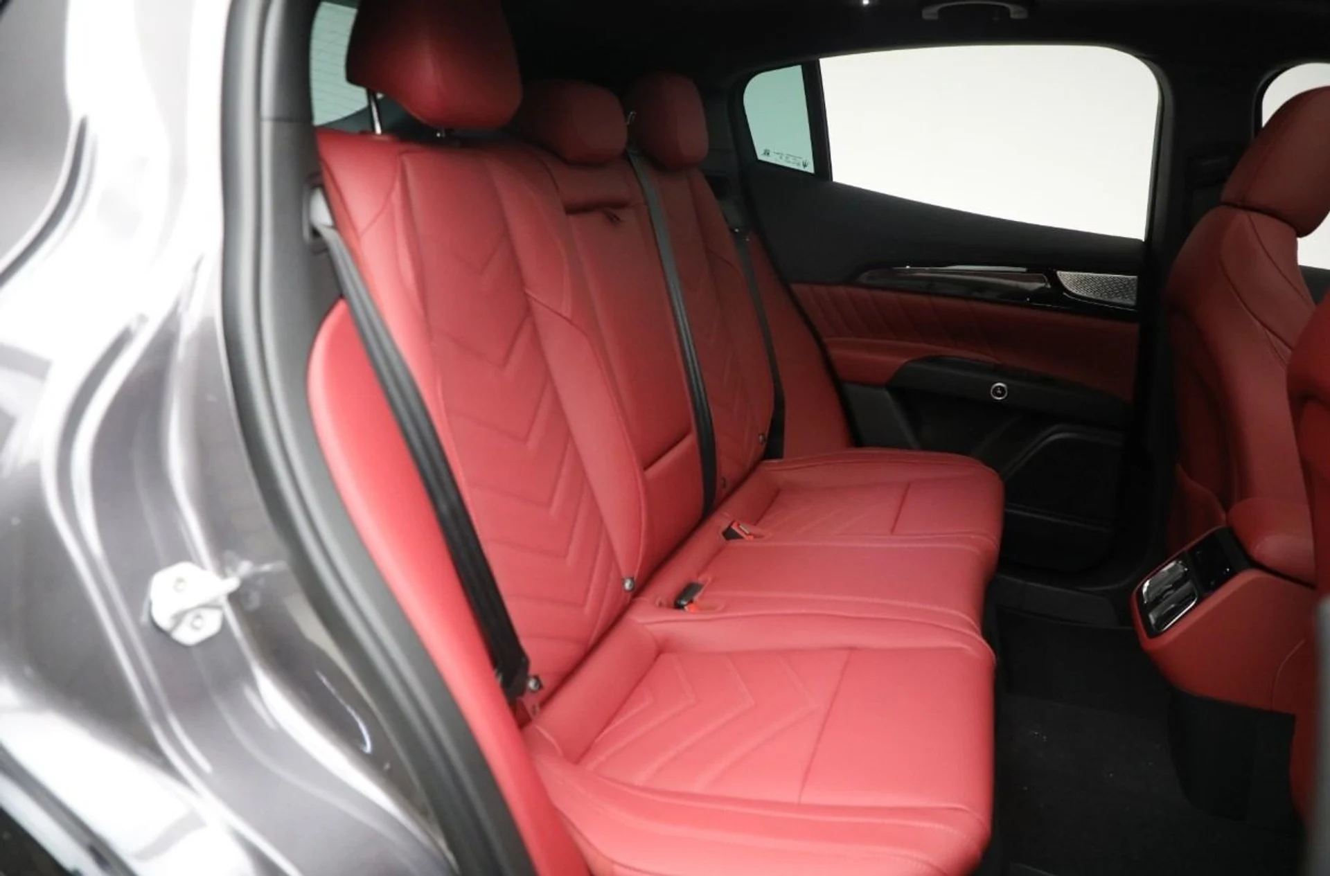 mph014_4263098290_New_2025_Maserati_Grecale_Modena_f89f254e58
