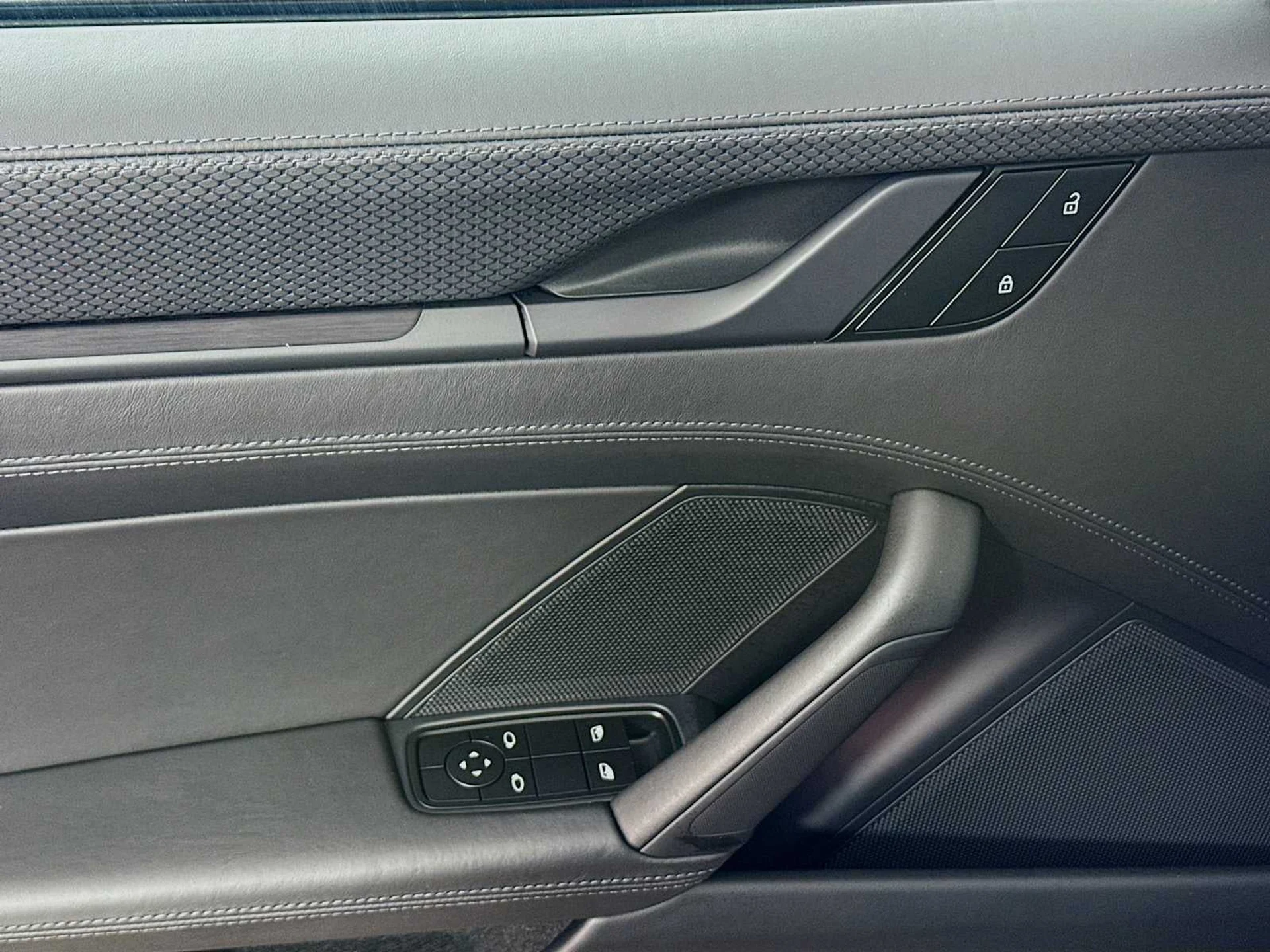 mph014_4264766267_15_21962eaa1f