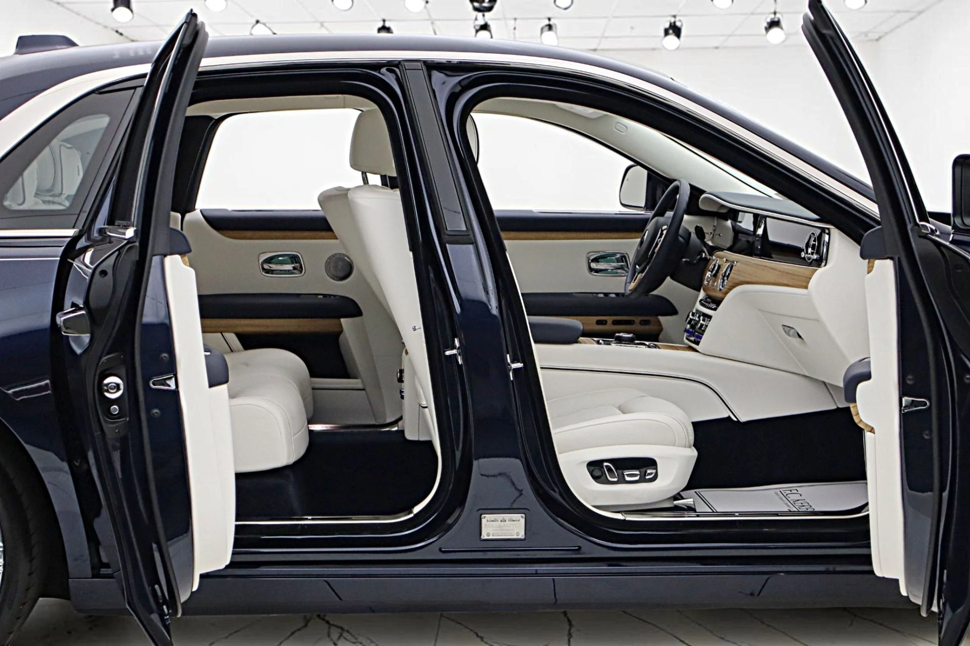 mph014_4265424171_New_2025_Rolls_Royce_Ghost_LEASE_OPTIONS_AVAILABLE_fd6760a666