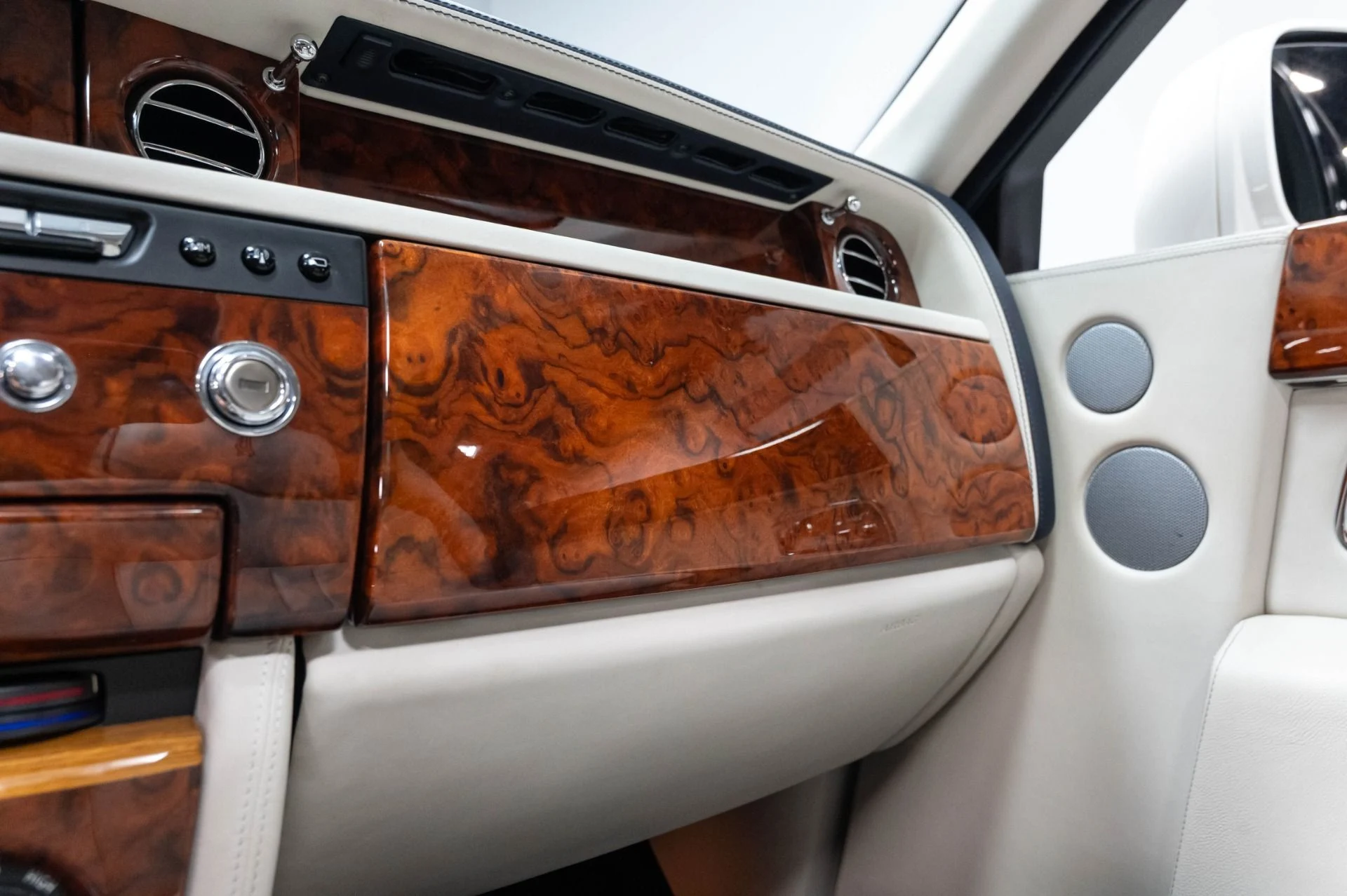 mph014_4267593569_Used_2013_Rolls_Royce_Phantom_1784226914_7f7238d958