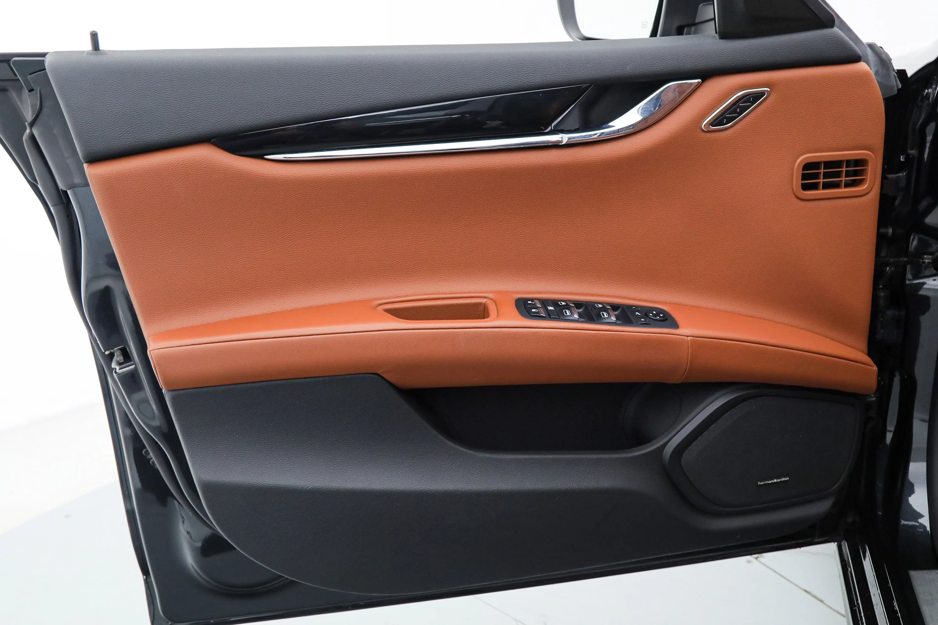 mph014_427415276_f57a562847c5c33b69def3e29d517e92_b8a0f3352e