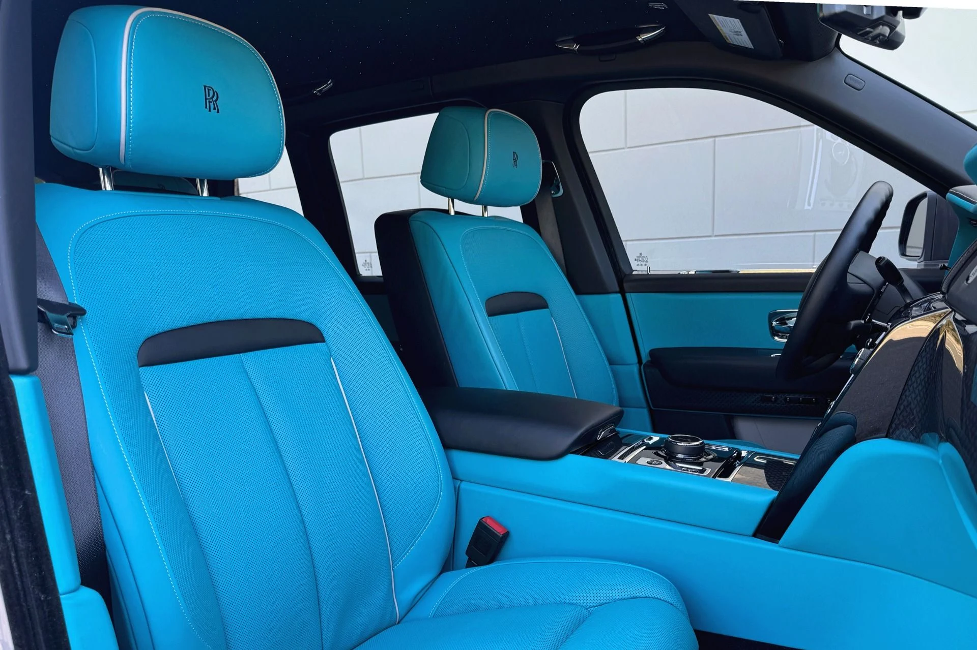 mph014_4282340750_Used_2022_Rolls_Royce_Black_Badge_Cullinan_1758544859_646dfbd091