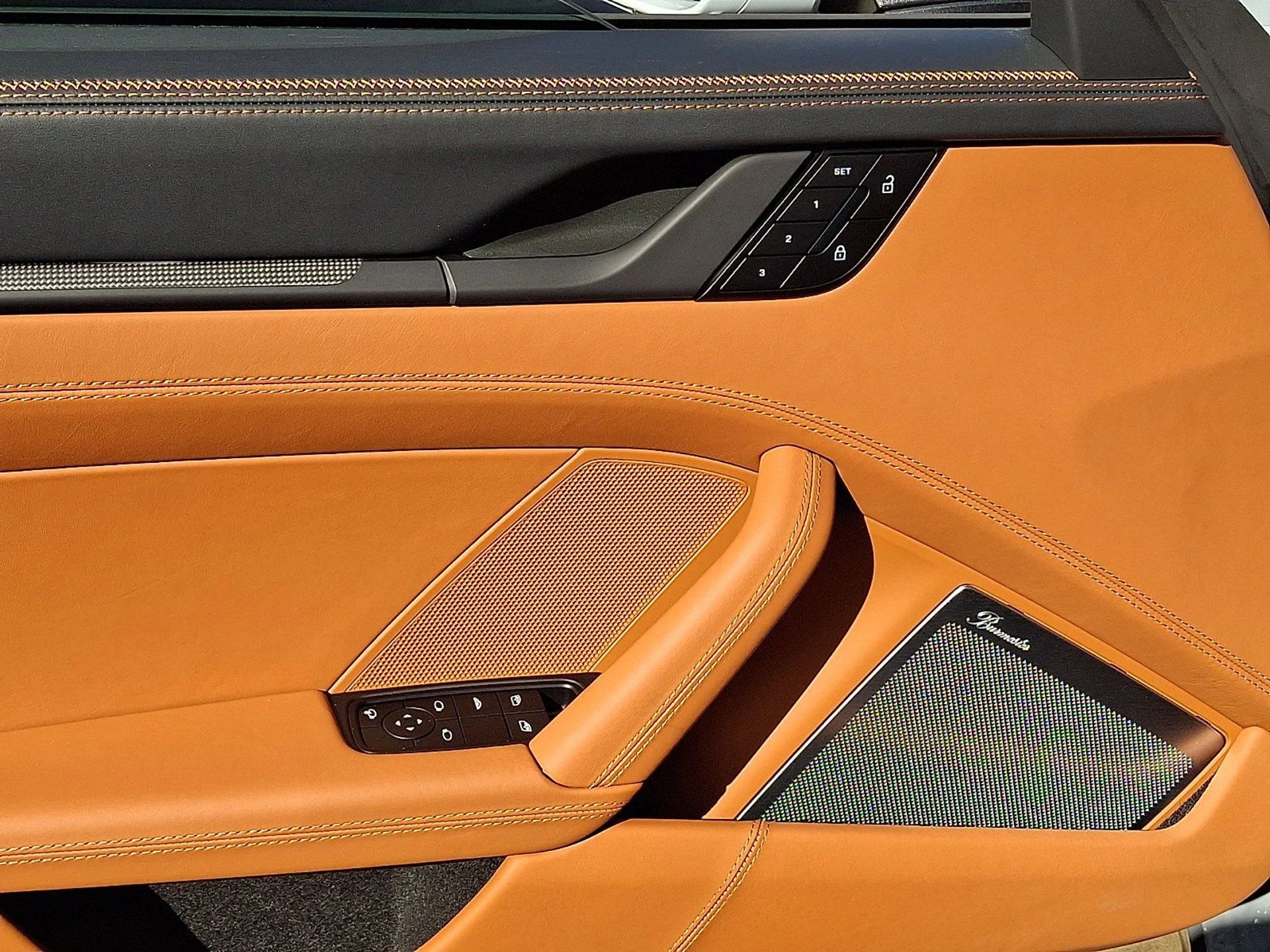 mph014_4282779453_e8b583f79fa27456cdfddad1a1480d1d_60737413a6