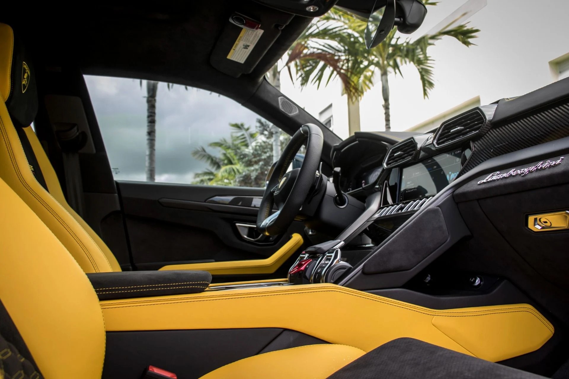 mph014_4284802182_Used_2021_Lamborghini_Urus_Pearl_Capsule_w_Vorsteiner_Carbon_Sensonum_Park_Assist_Pano_Roof_1710450242_9a2ae1709e