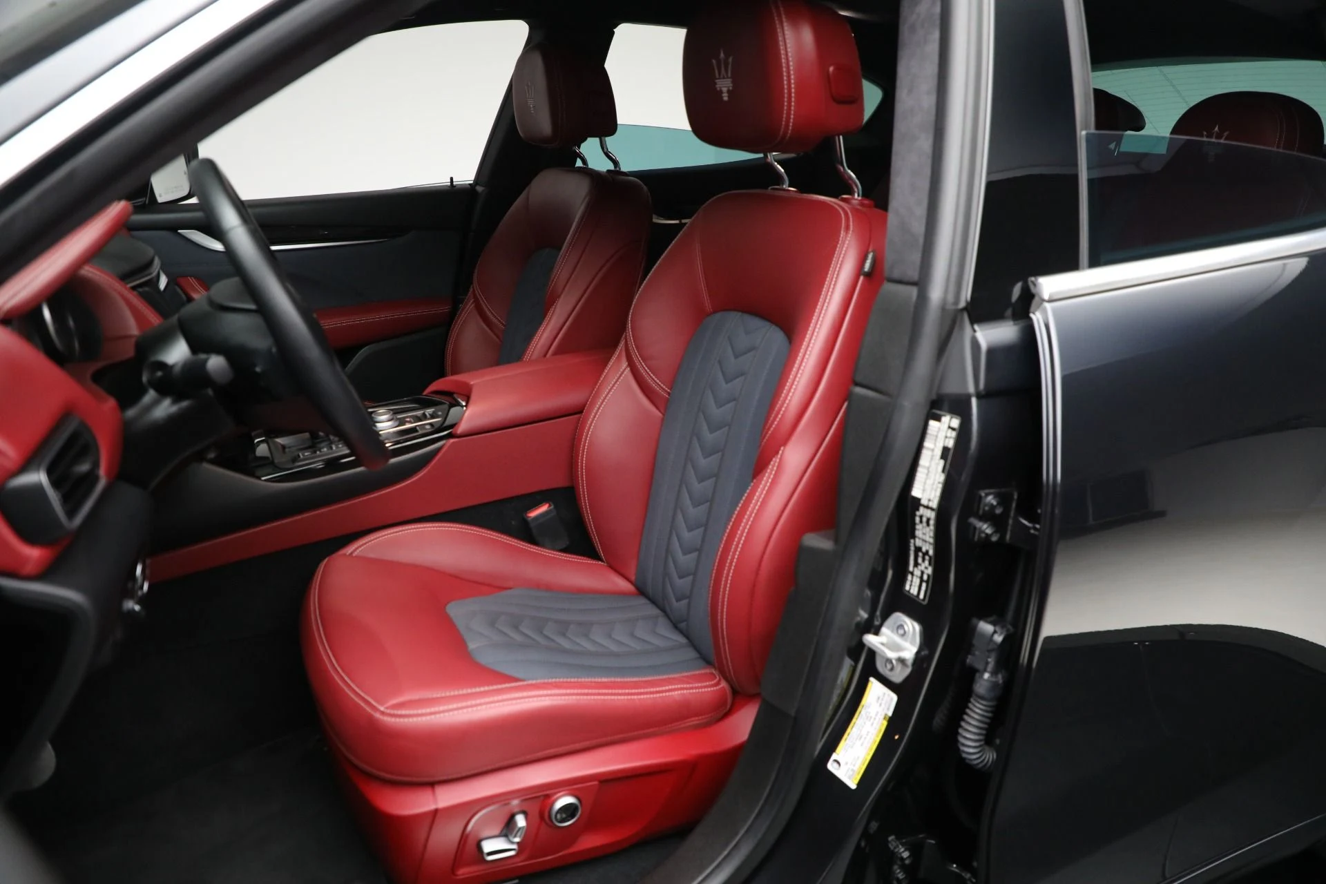 mph014_4285538361_Used_2022_Maserati_Levante_GT_996581256a