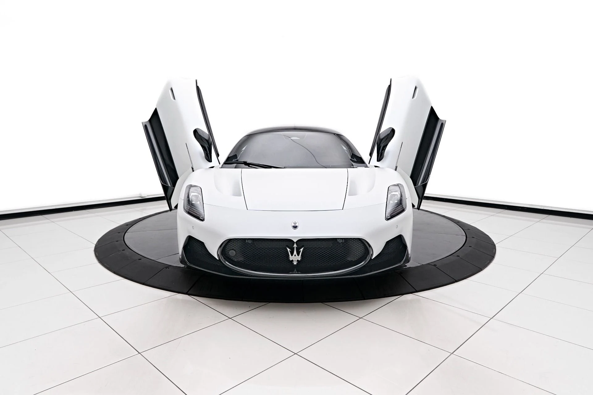 mph014_434526202_Used_2023_Maserati_MC_20_Base_1721243405_957b935aaf