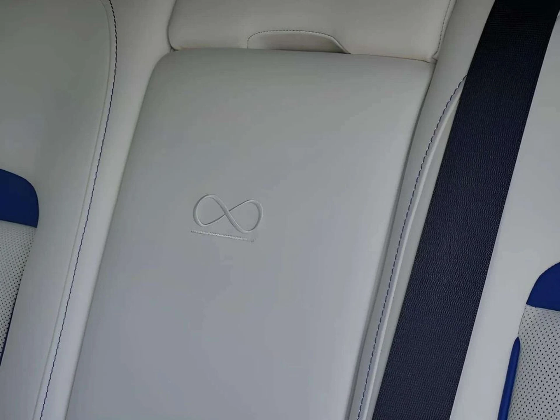 mph014_434968177_28cf8e495e17a34e0d31d603585b1cfcx_c0809af665