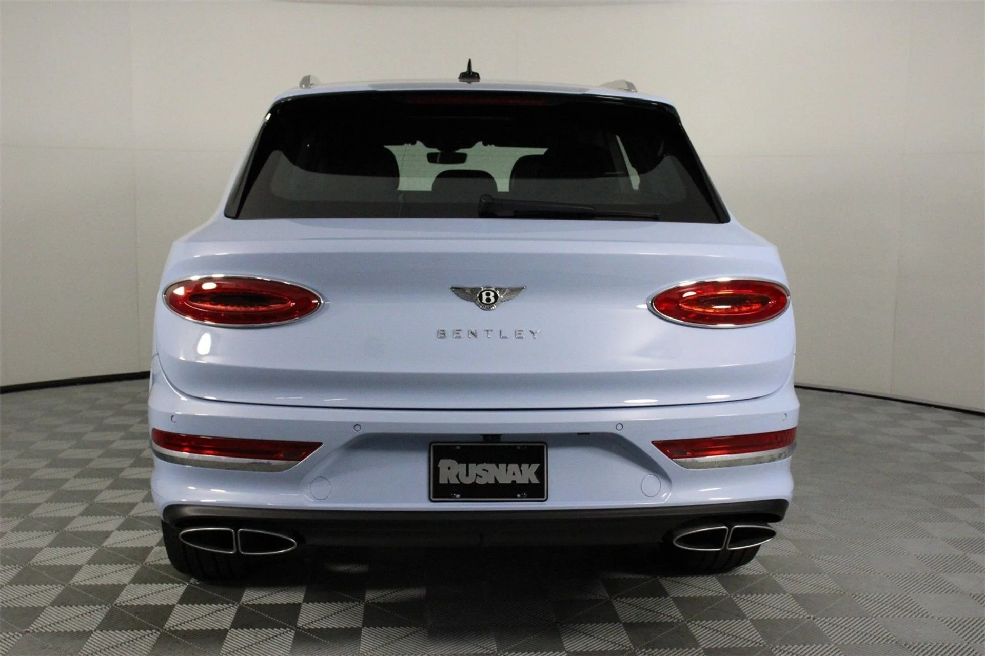 mph014_435407305_bbbf9deab66bf476c568f3a7e592fad8_00395b8623