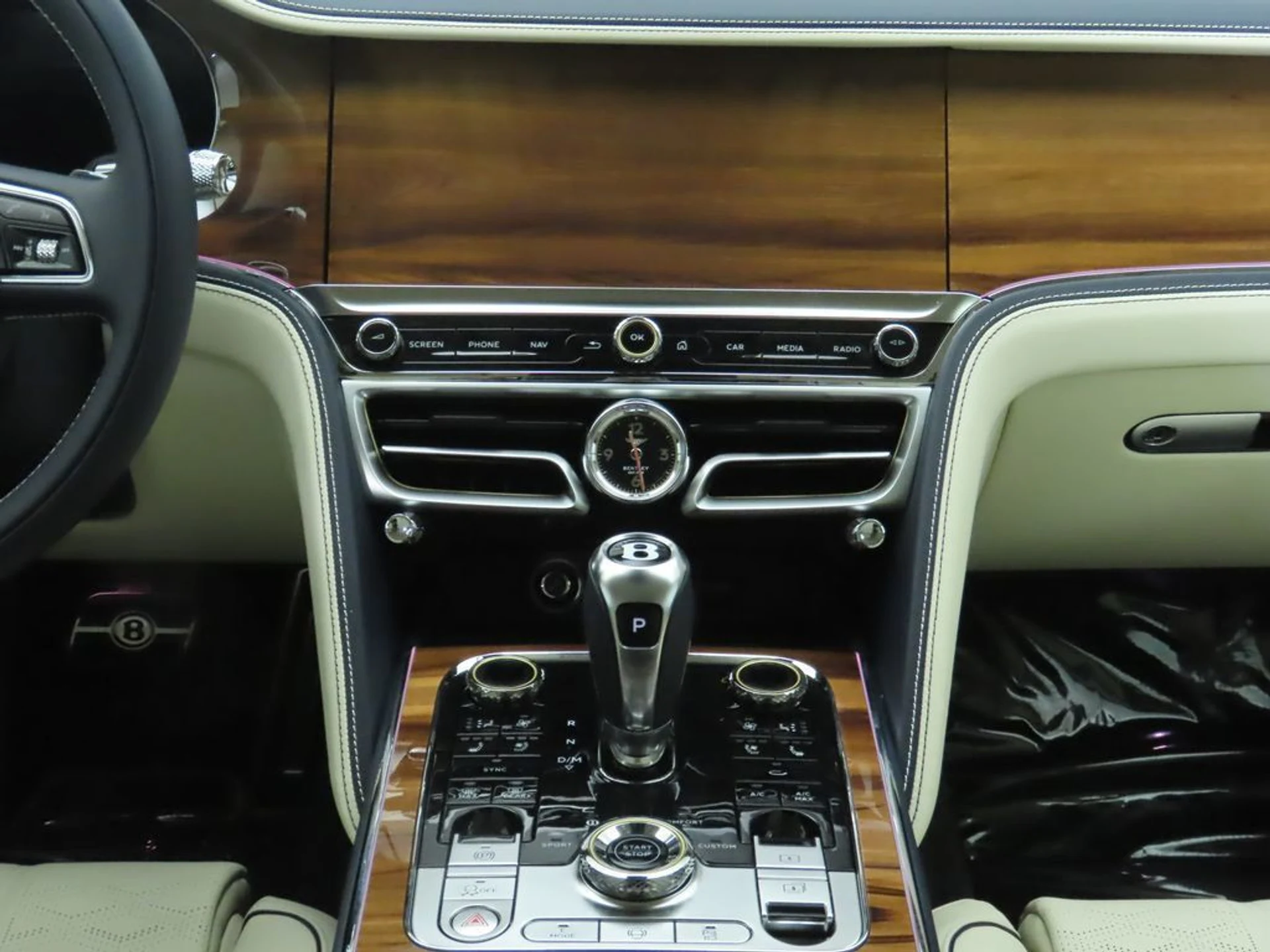 mph014_437540892_new_2025_bentley_flying_spur_speedsedan_8119_22891451_15_1024_bc2ebe4c5d
