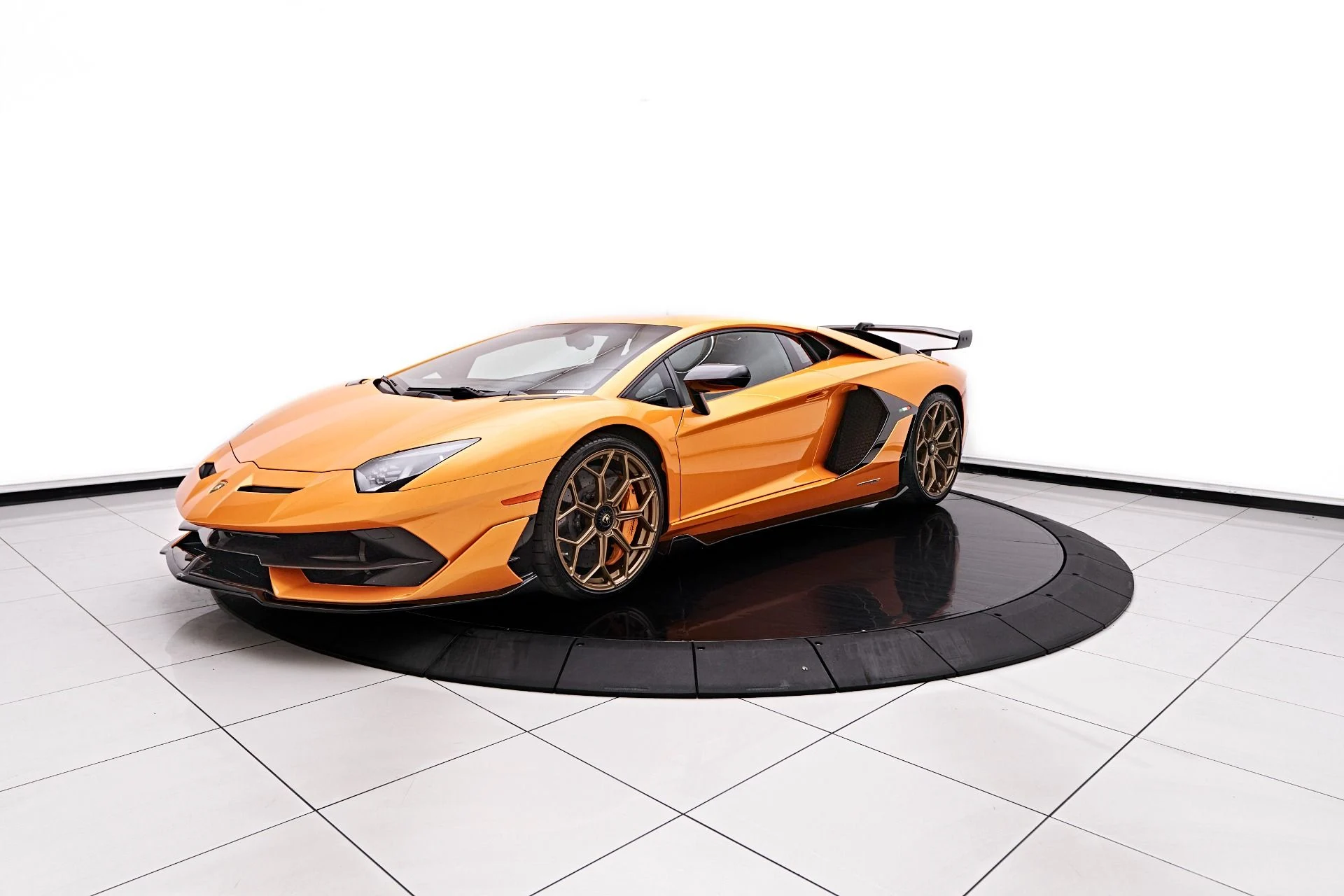 mph014_443727544_Used_2021_Lamborghini_Aventador_SVJ_Base_1755224573_646a8c16f5