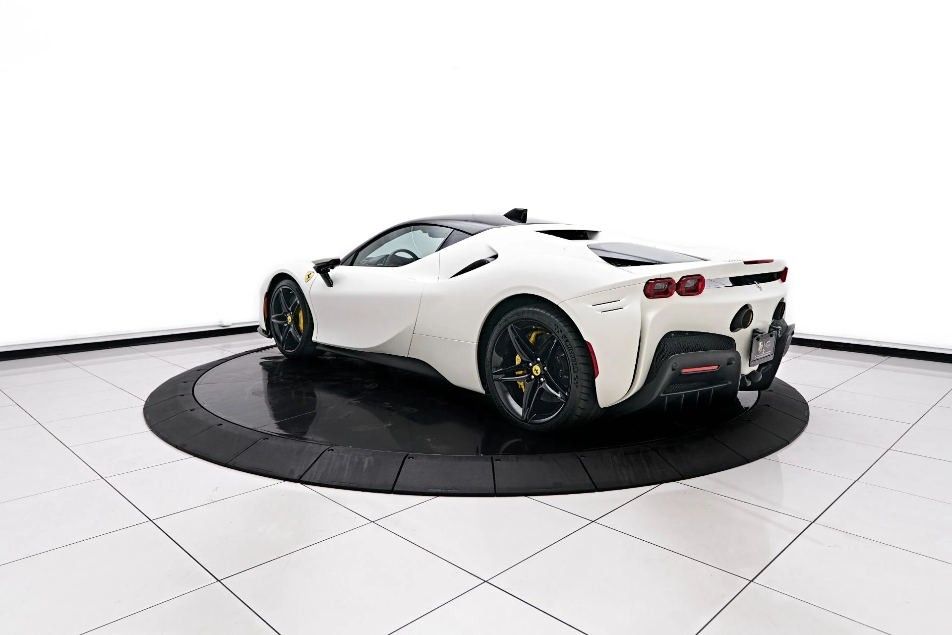 mph014_44466858_Used_2023_Ferrari_SF_90_Stradale_Base_1757439880_ed8bcff1d2
