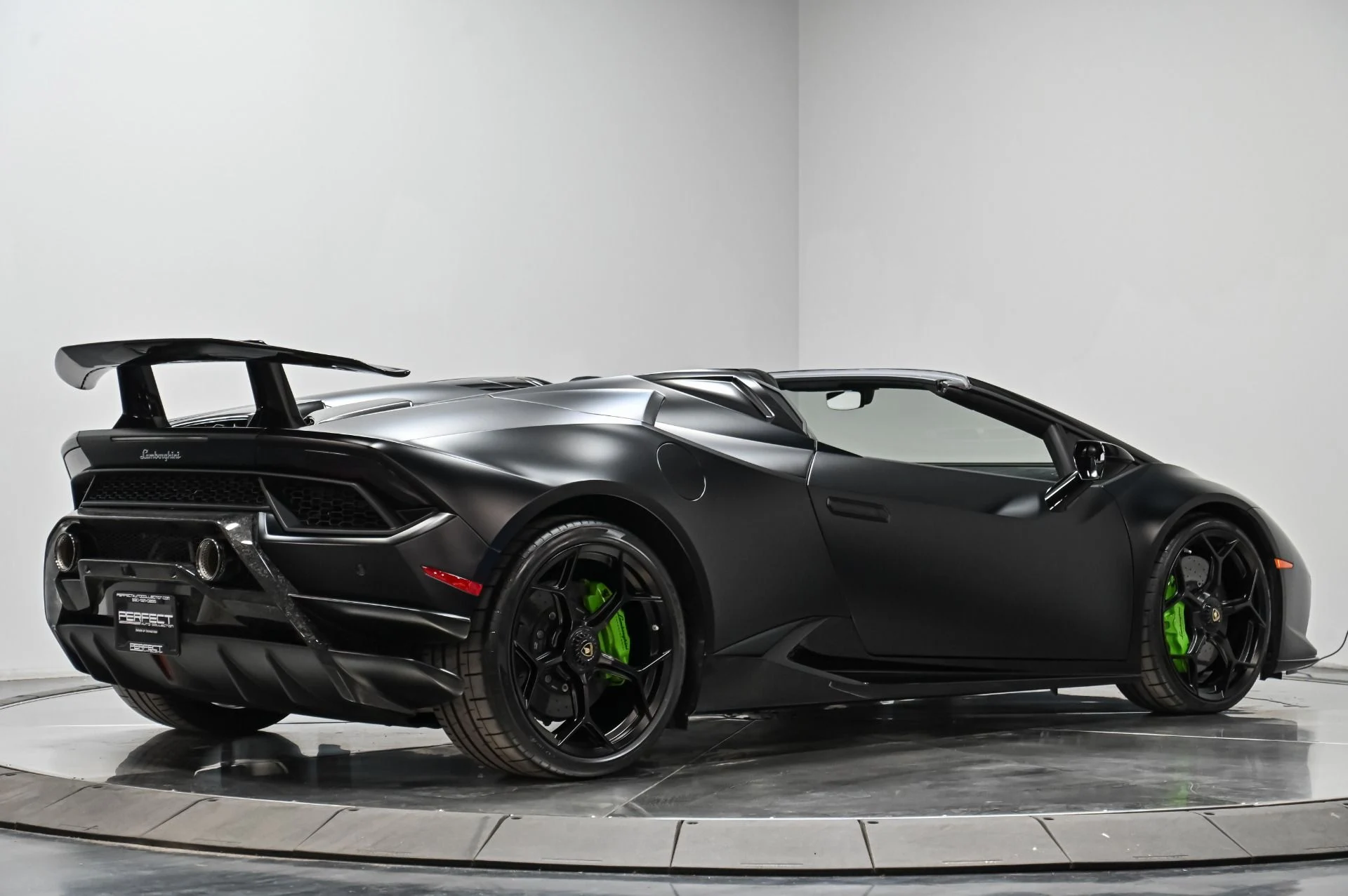 mph014_454439320_Used_2019_Lamborghini_Huracan_Performante_1756916743_0ffc5904ee