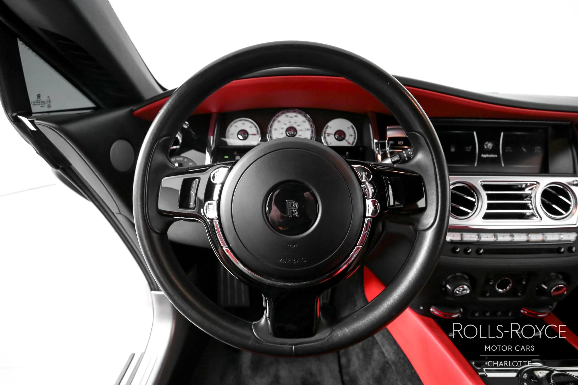 mph014_459570907_Used_2019_Rolls_Royce_Wraith_1701539384_e2a143da95