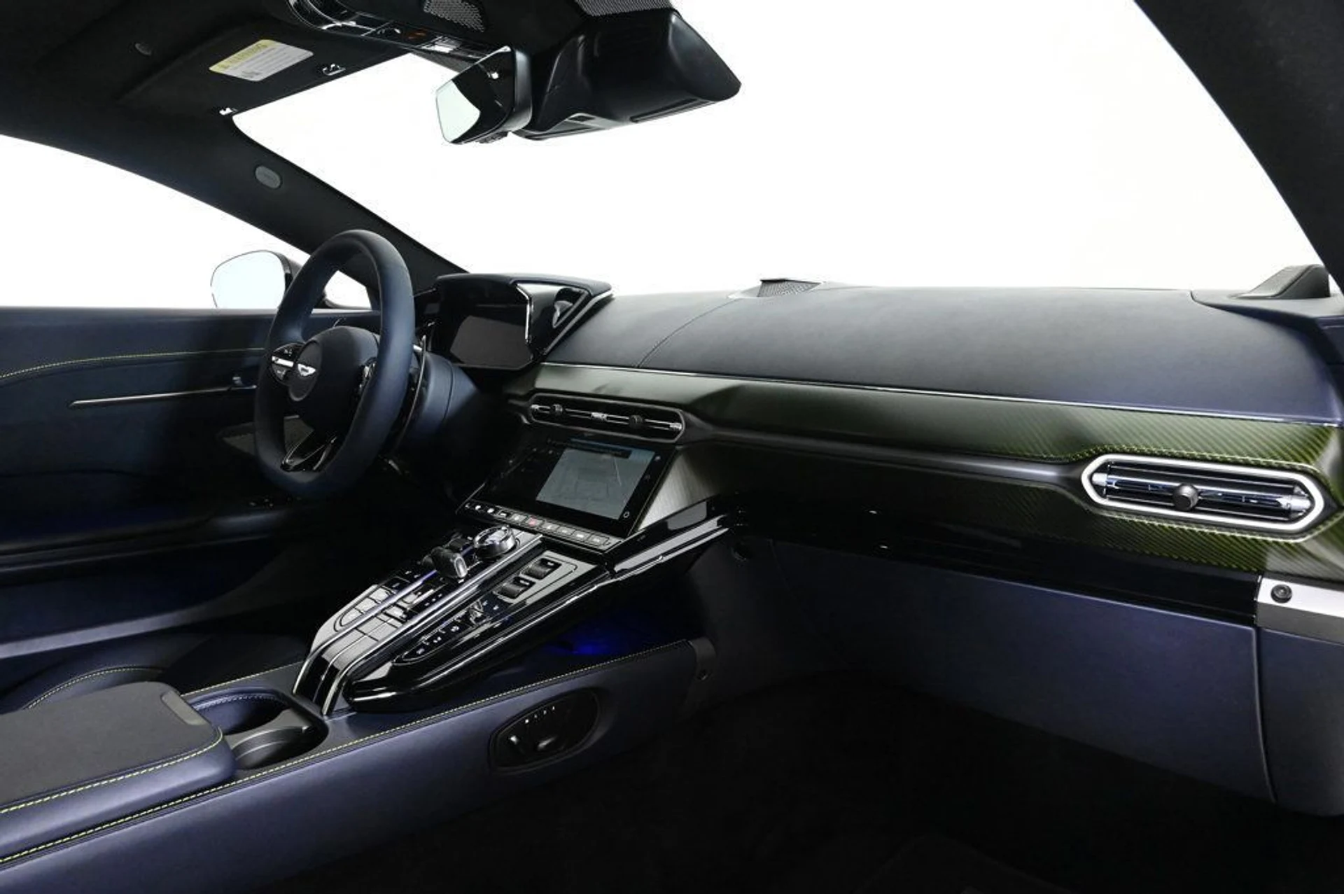 mph014_473208784_new_2026_aston_martin_vantage_coupe_11350_22897460_14_1024_c35a0c3a21