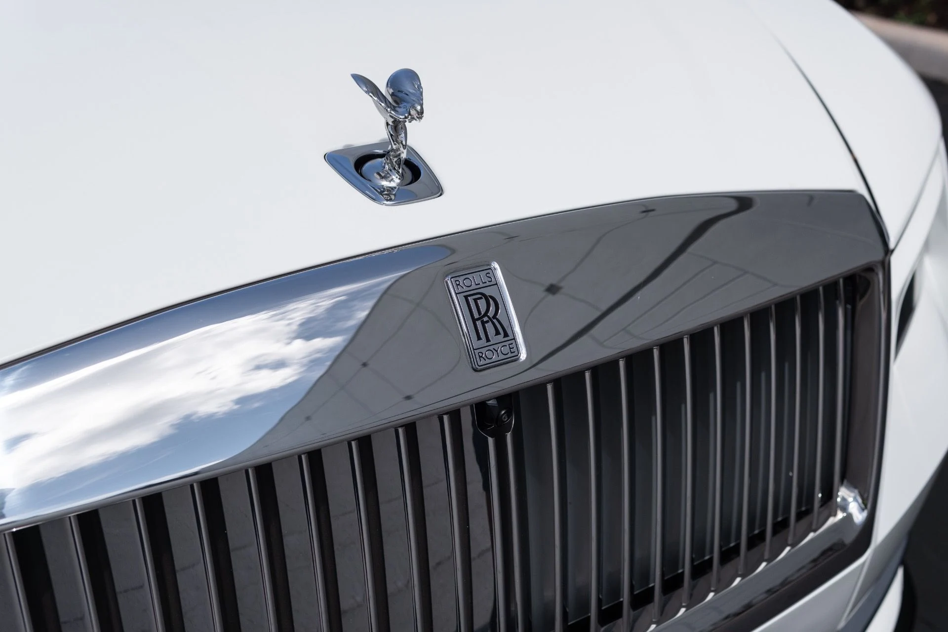 mph014_477831126_Used_2024_Rolls_Royce_Spectre_1775023108_d6b37ee1e4