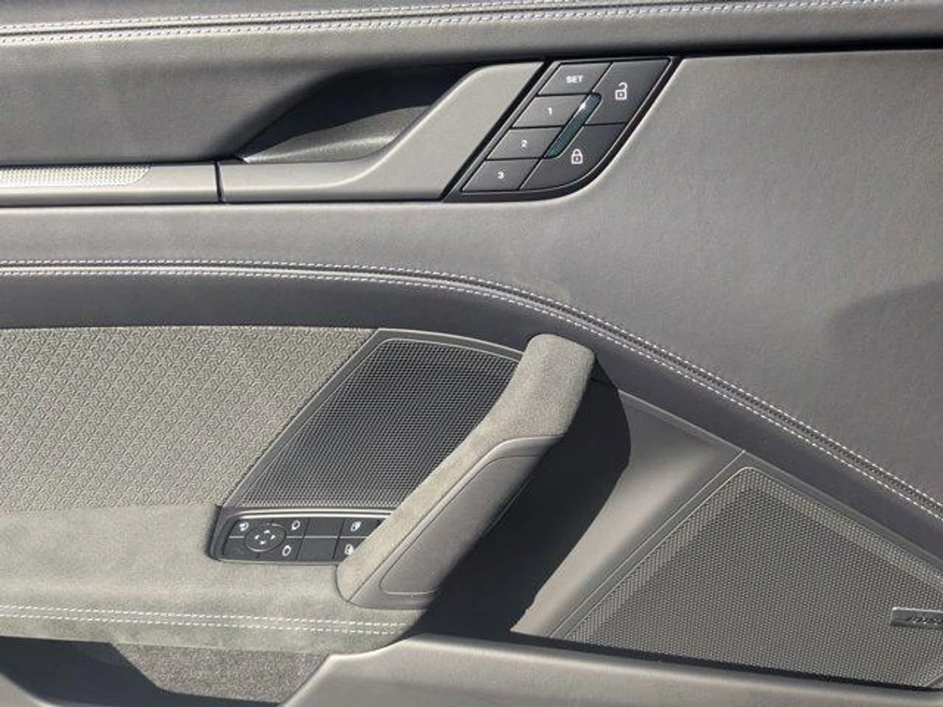 mph014_477972204_mm_Igrp_A_AXH_4_Osk_A1_QII_Uoa_GMM_6601a0d0d7