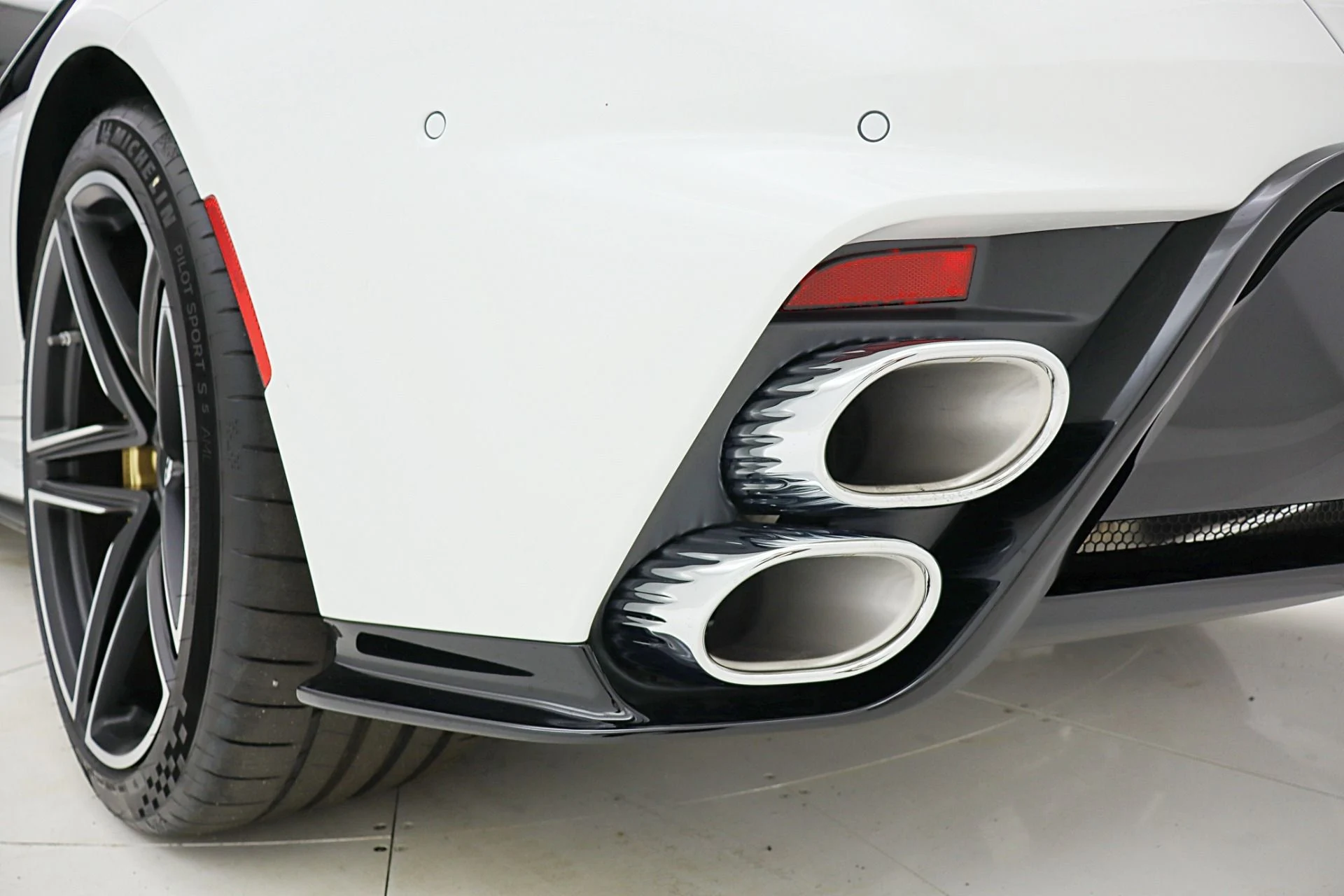 mph014_484124623_New_2026_Aston_Martin_DB_12_S_Volante_4a5ab9d13b