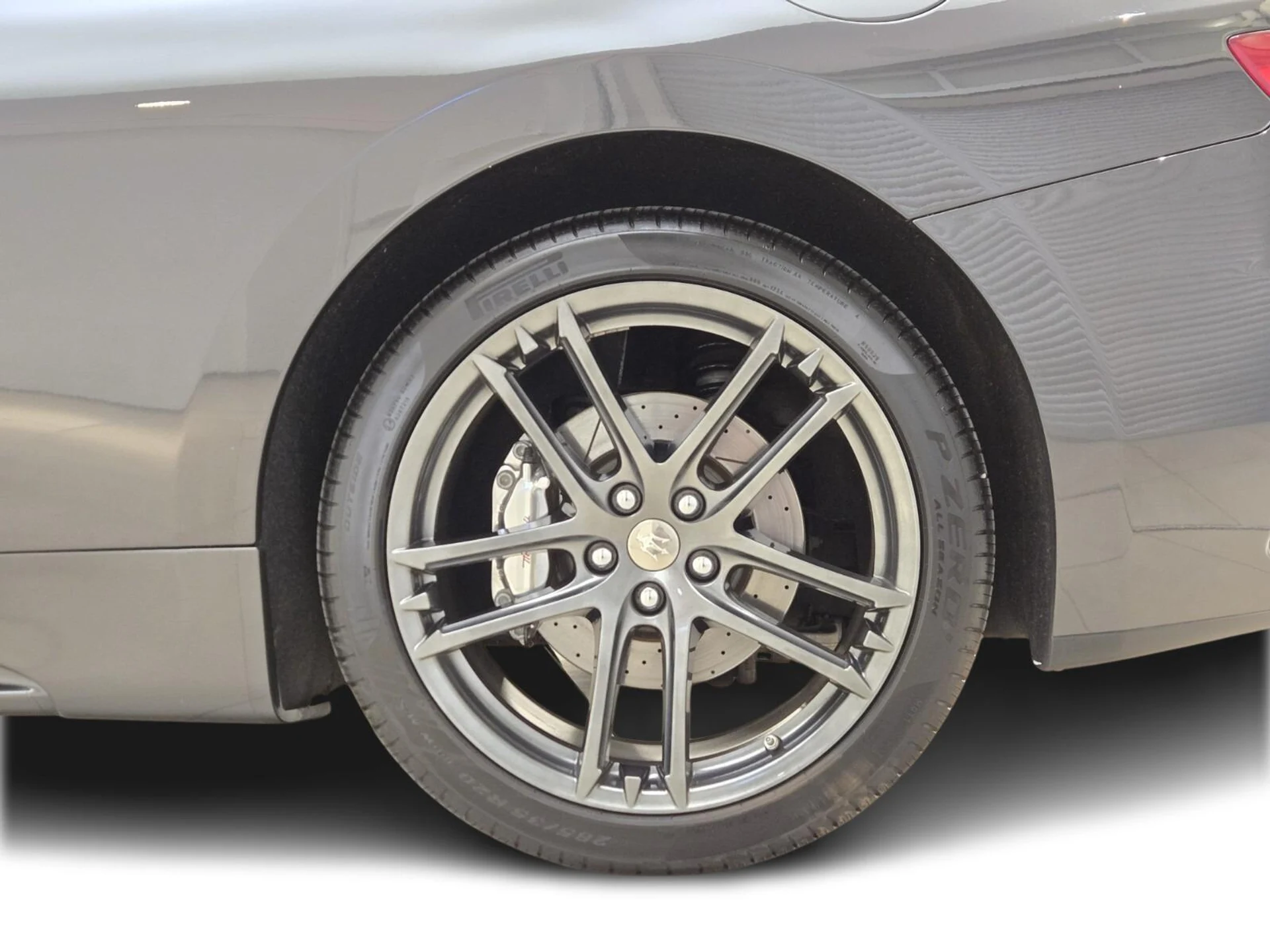 mph014_48832140_Used_2017_Maserati_Gran_Turismo_1762500419_07d422a5f0