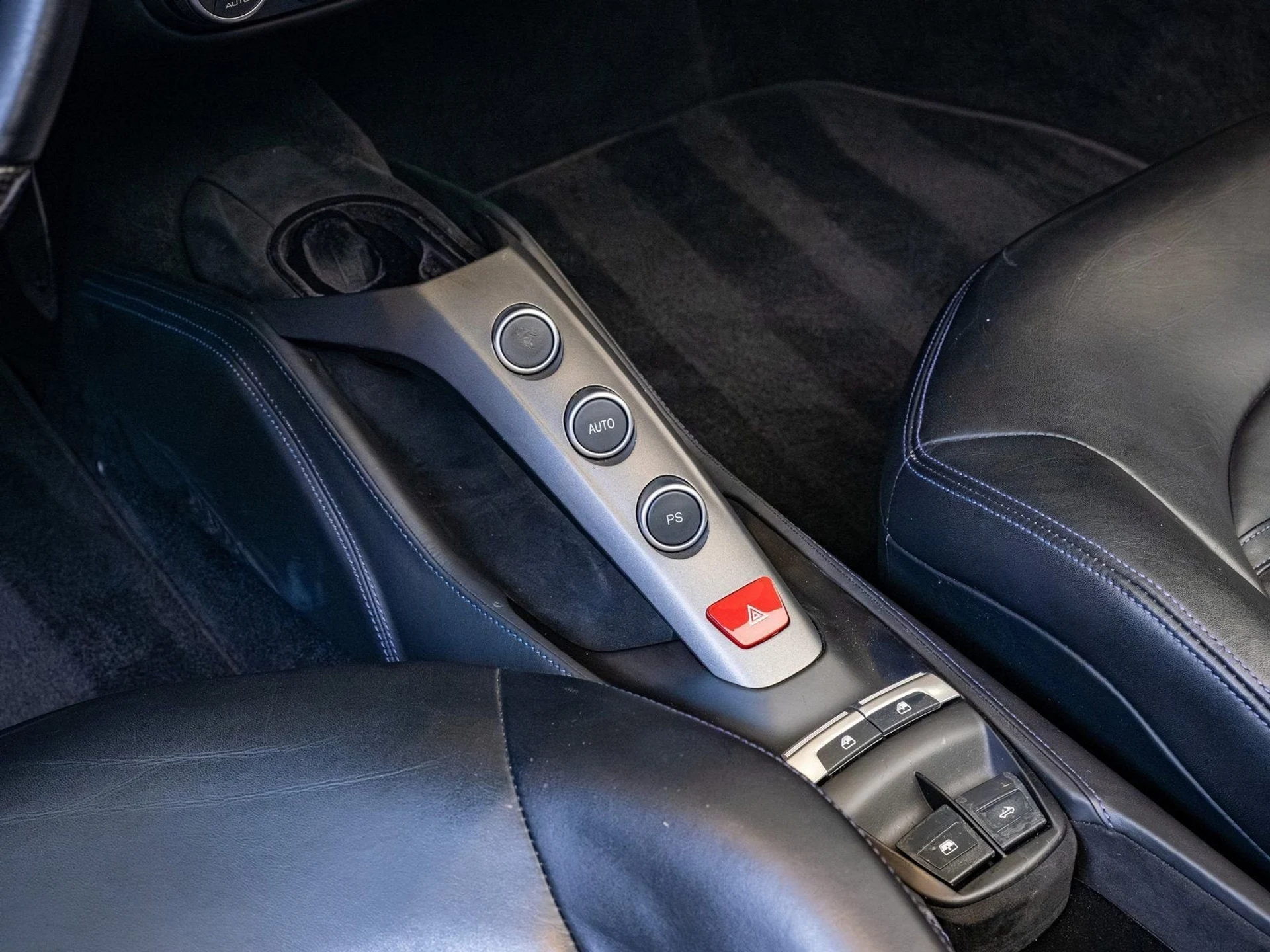 mph014_49044654_15_6ceffe7c4c