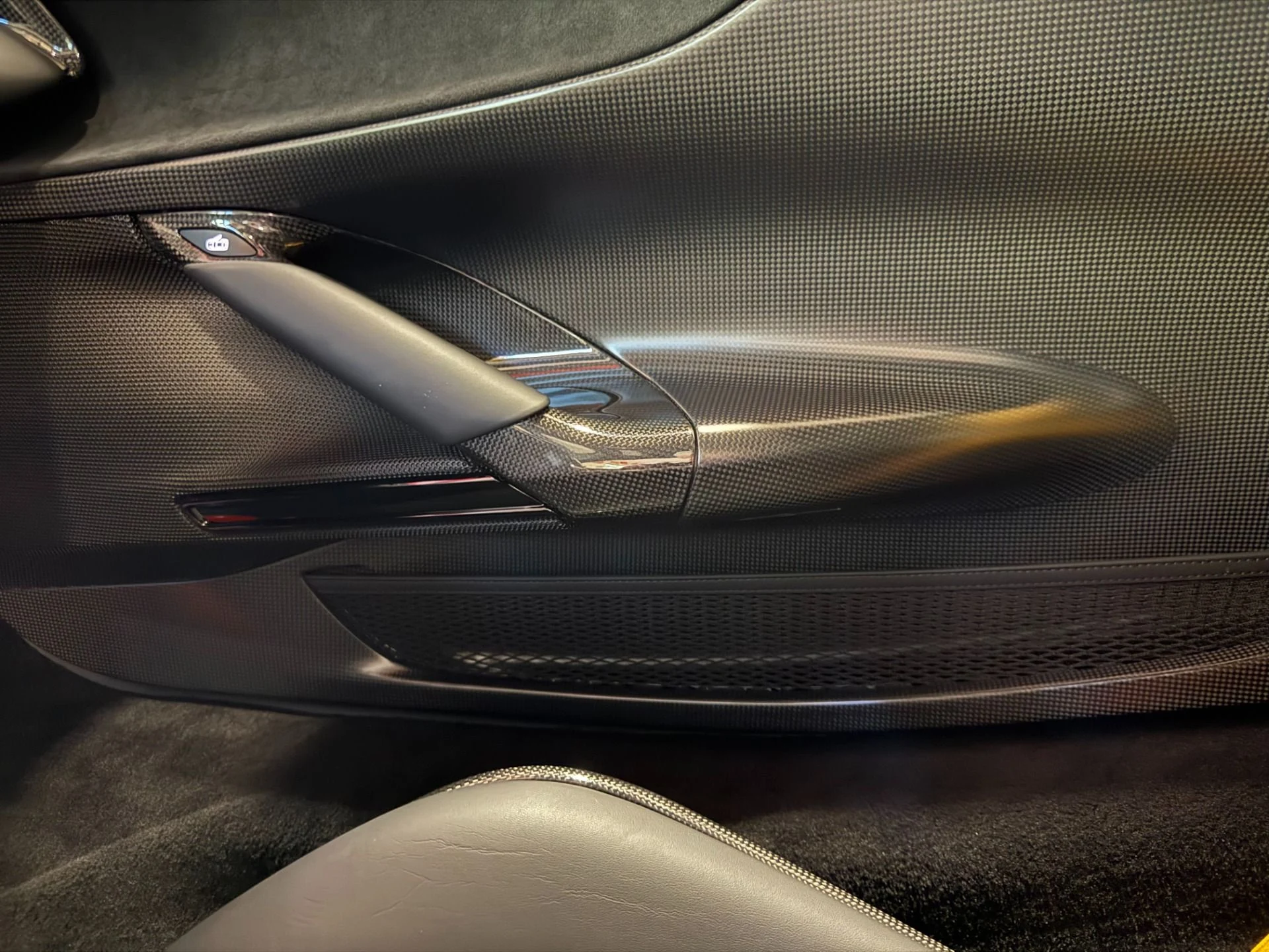 mph014_492597197_Used_2021_Ferrari_SF_90_Stradale_1770238984_fb395e0e78