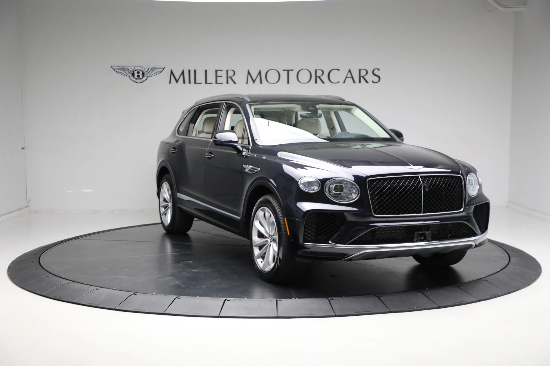 mph014_494969922_Used_2024_Bentley_Bentayga_EWB_V8_1711043277_f5dd159dc7